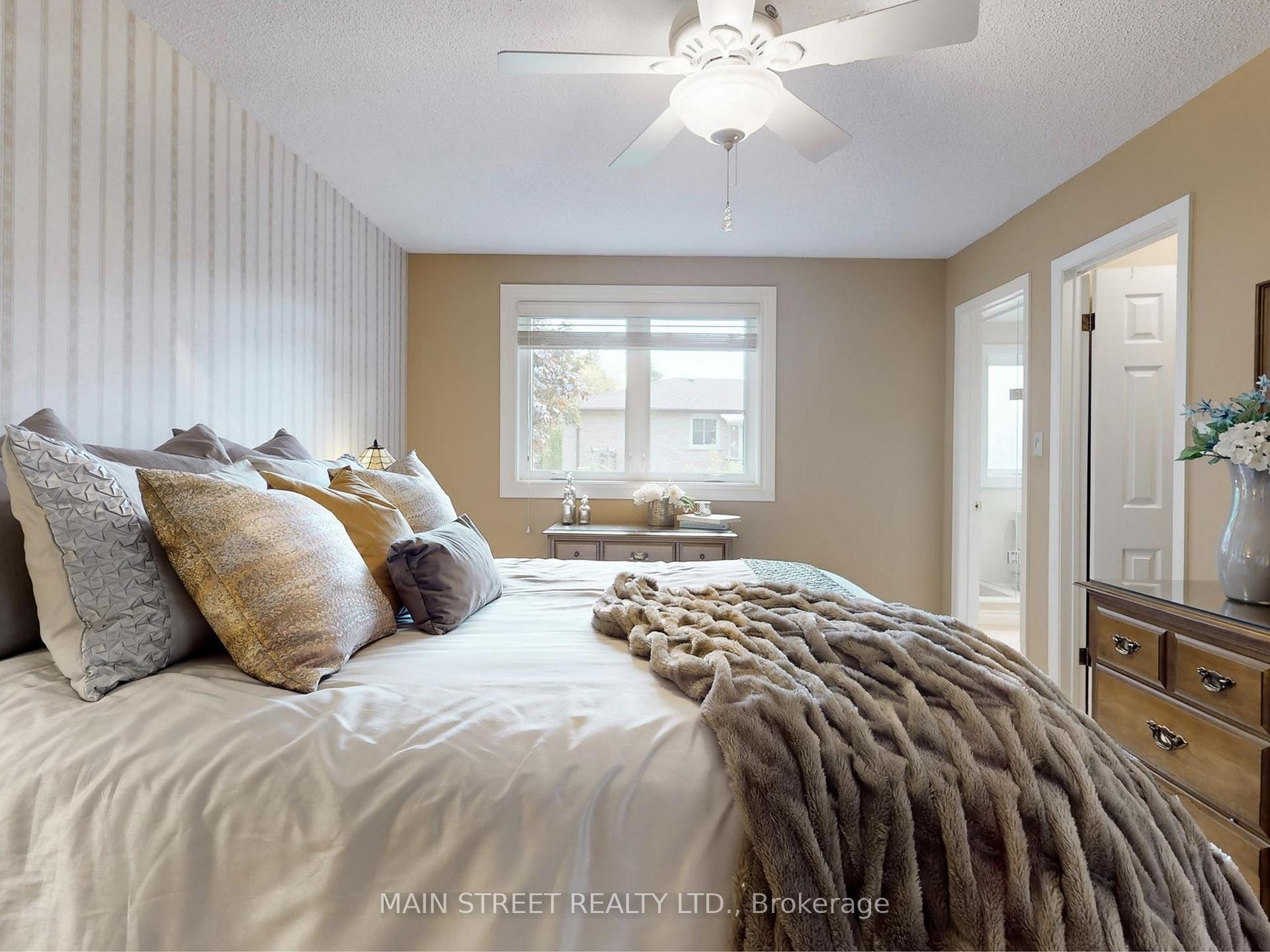 Photo 25 of 28 Munro Crescent, Uxbridge — HOMEH