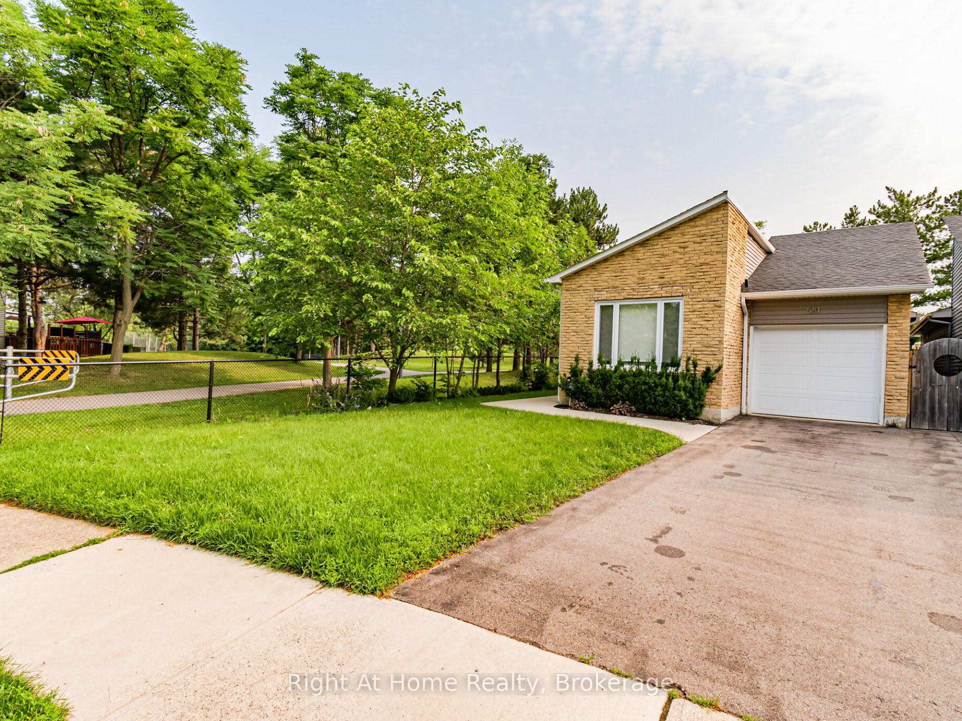 Photo 1 of 581 Beaver Court, Milton, Timberlea — HOMEH