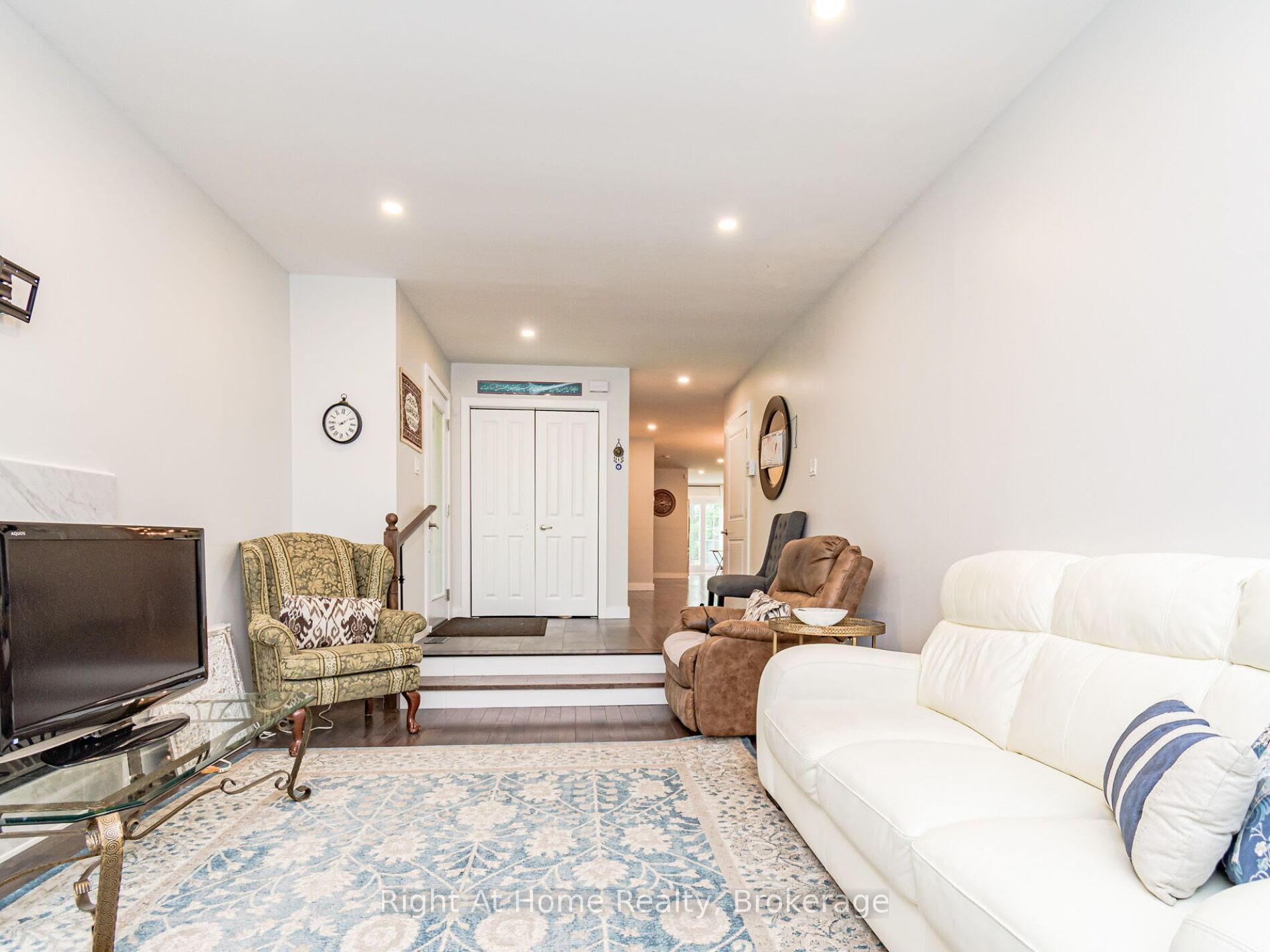 Photo 7 of 581 Beaver Court, Milton, Timberlea — HOMEH