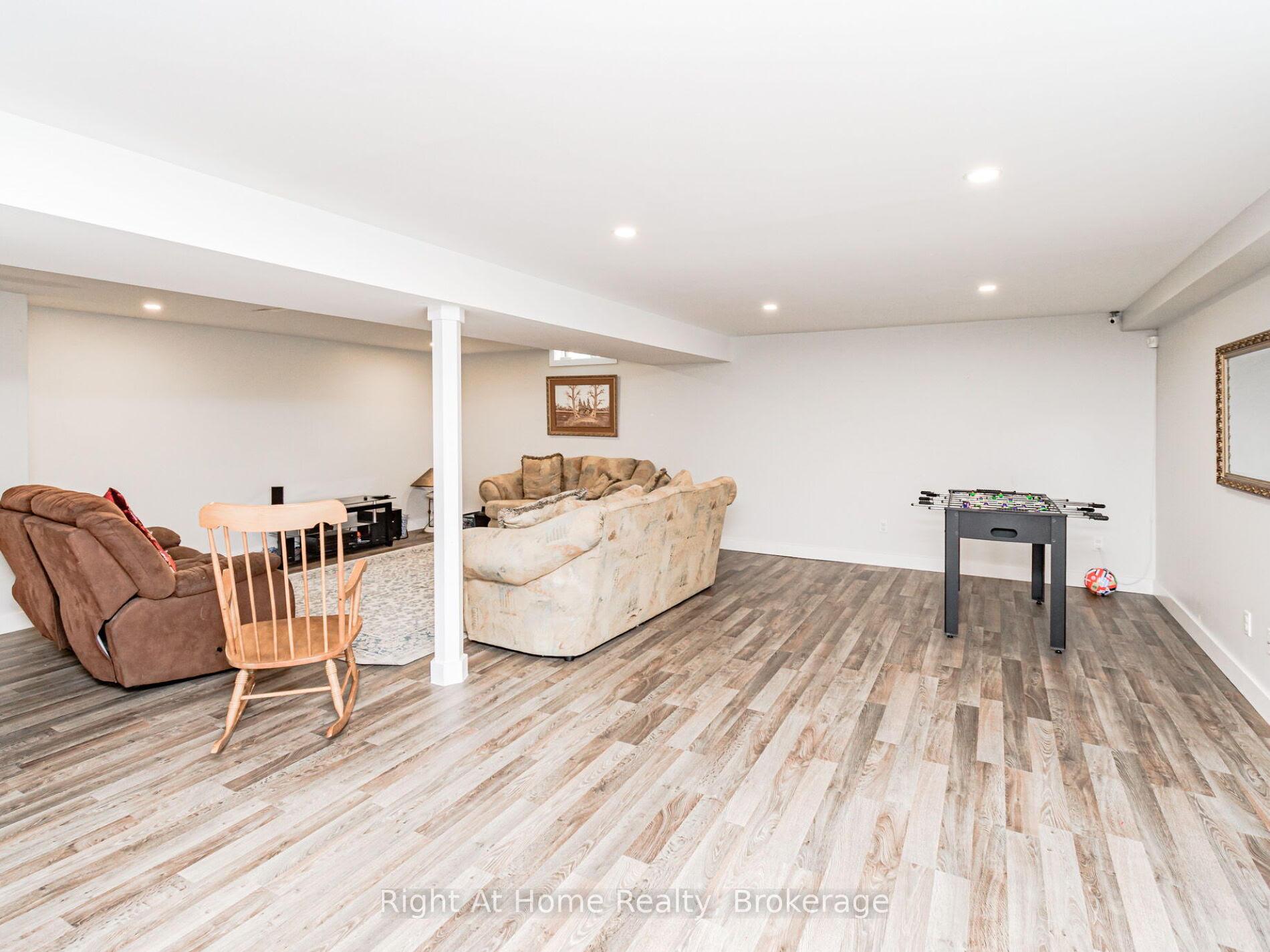 Photo 26 of 581 Beaver Court, Milton, Timberlea — HOMEH