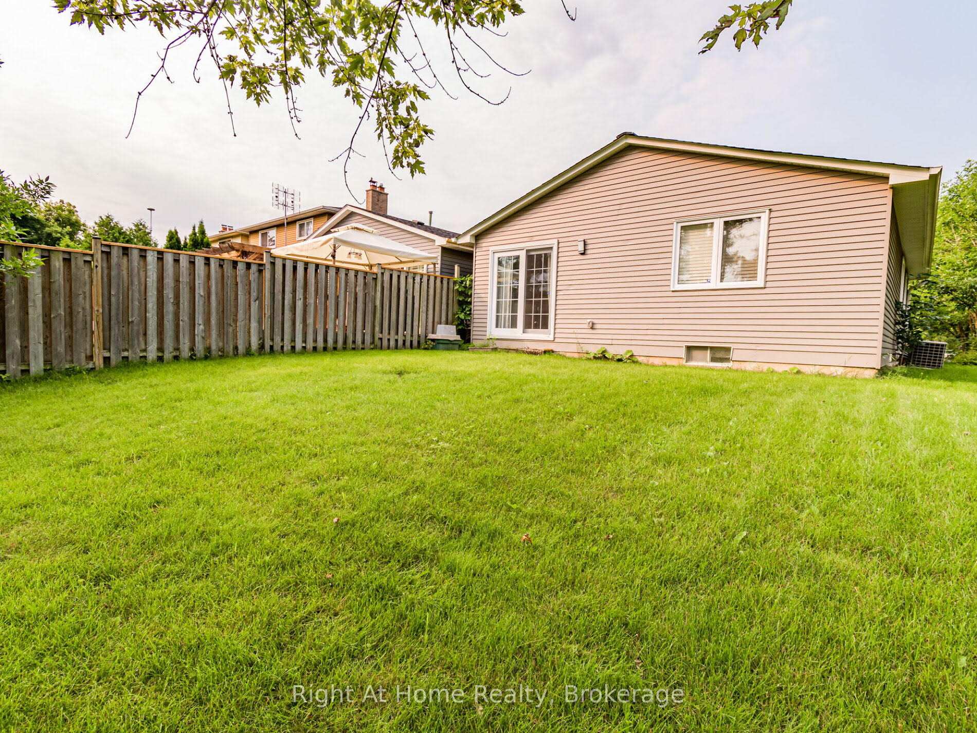Photo 24 of 581 Beaver Court, Milton, Timberlea — HOMEH