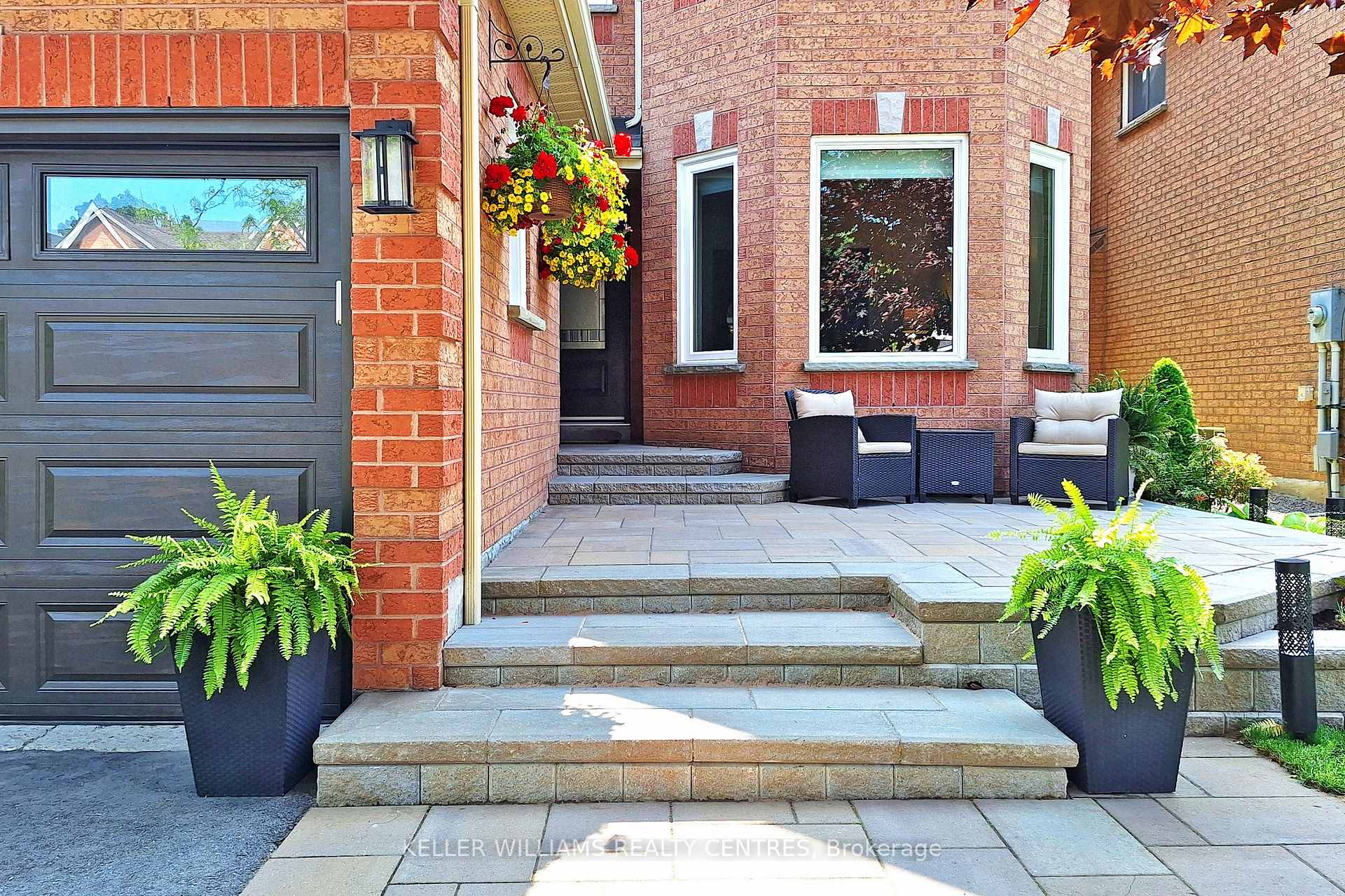 Photo 5 of 179 Covent Crescent, Aurora, Aurora Highlands — HOMEH