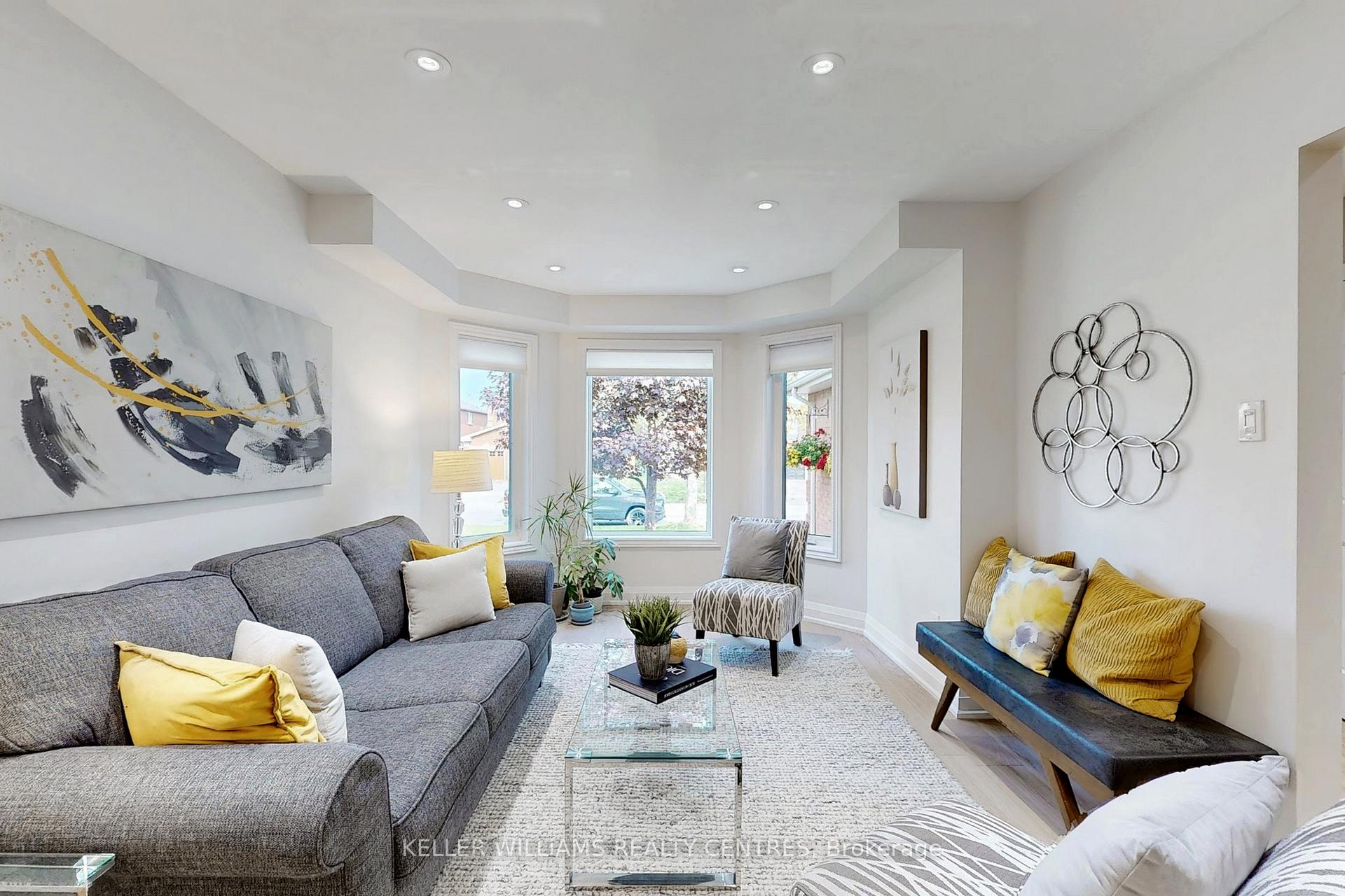 Photo 6 of 179 Covent Crescent, Aurora, Aurora Highlands — HOMEH