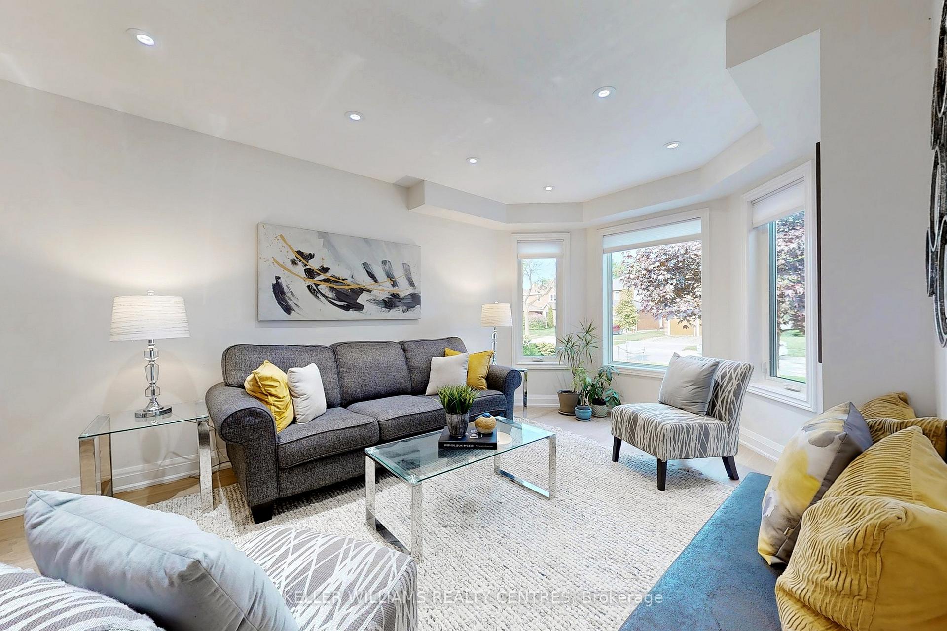 Photo 2 of 179 Covent Crescent, Aurora, Aurora Highlands — HOMEH
