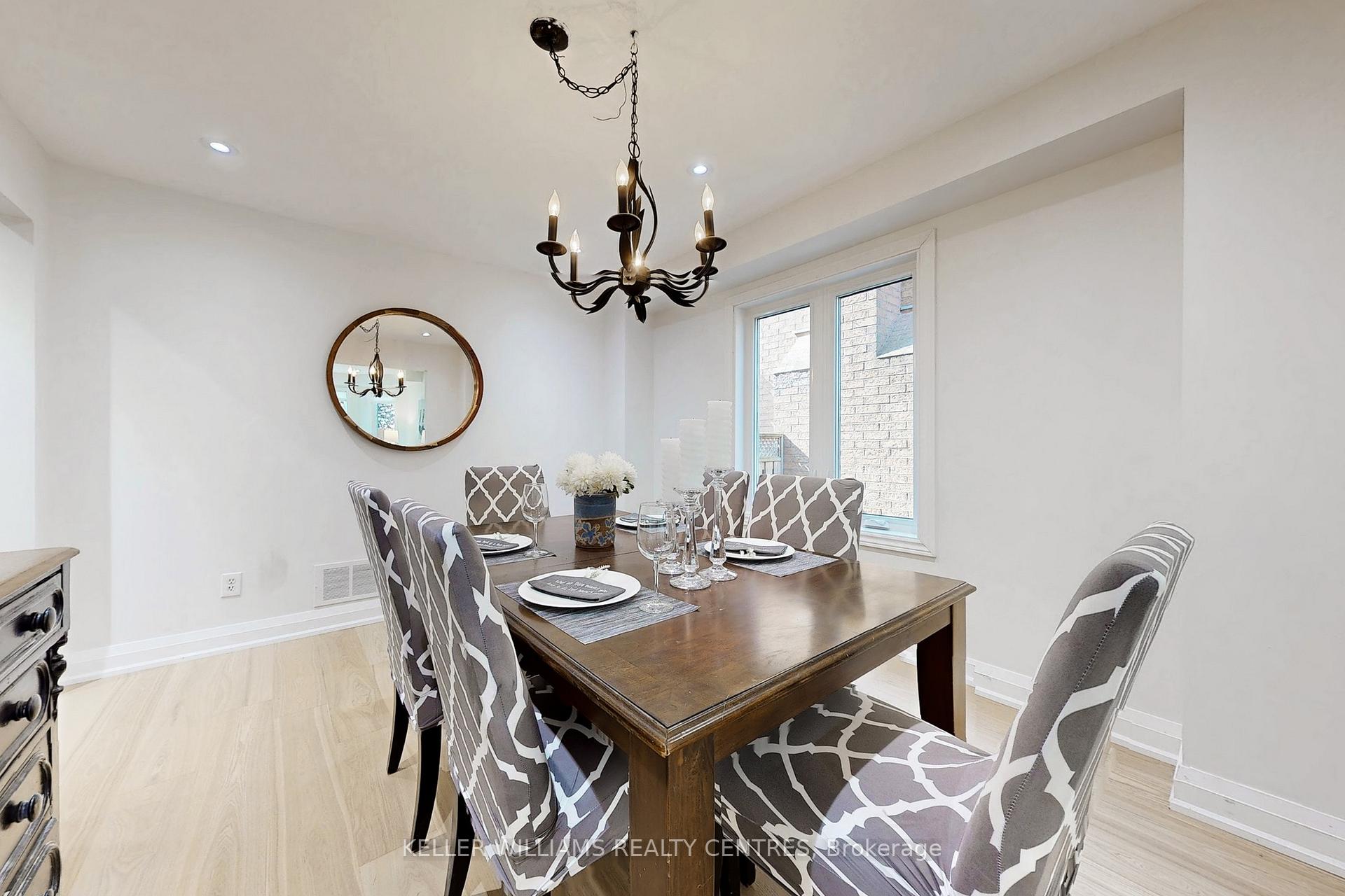 Photo 3 of 179 Covent Crescent, Aurora, Aurora Highlands — HOMEH