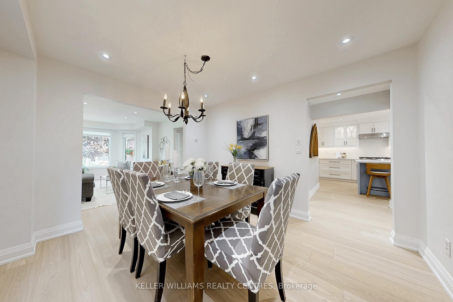 Photo 8 of 179 Covent Crescent, Aurora, Aurora Highlands — HOMEH