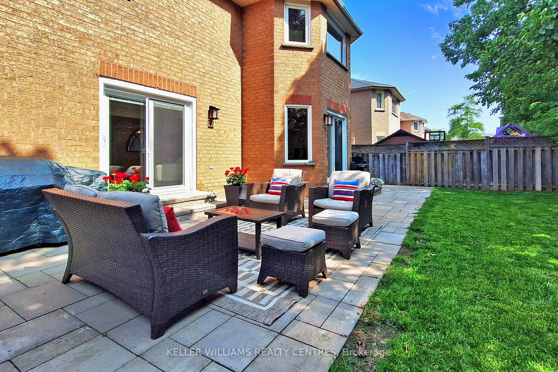 Photo 17 of 179 Covent Crescent, Aurora, Aurora Highlands — HOMEH