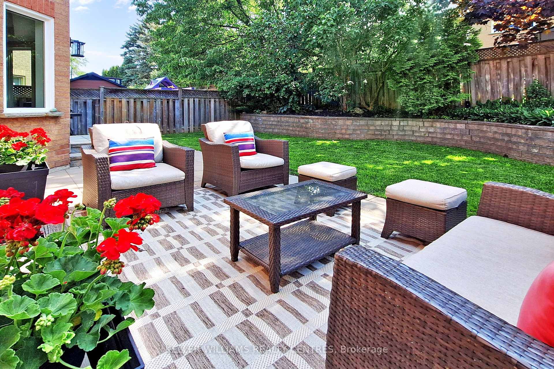 Photo 18 of 179 Covent Crescent, Aurora, Aurora Highlands — HOMEH