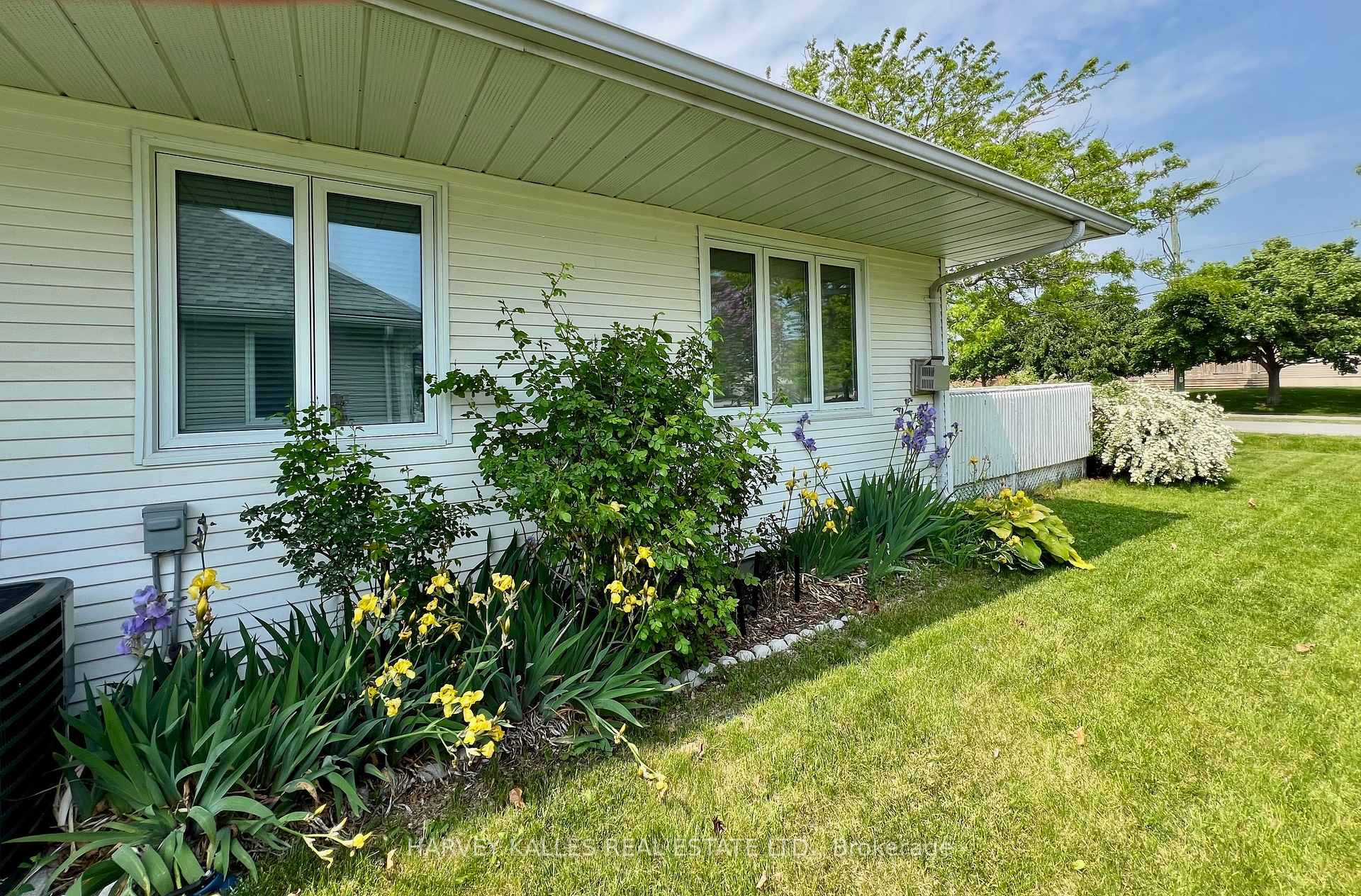 Photo 4 of 8 Heritage Drive, Prince Edward County, Wellington — HOMEH