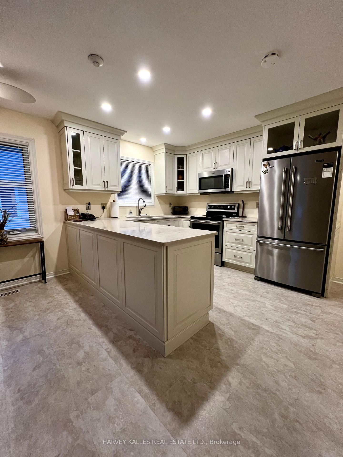 Photo 19 of 8 Heritage Drive, Prince Edward County, Wellington — HOMEH