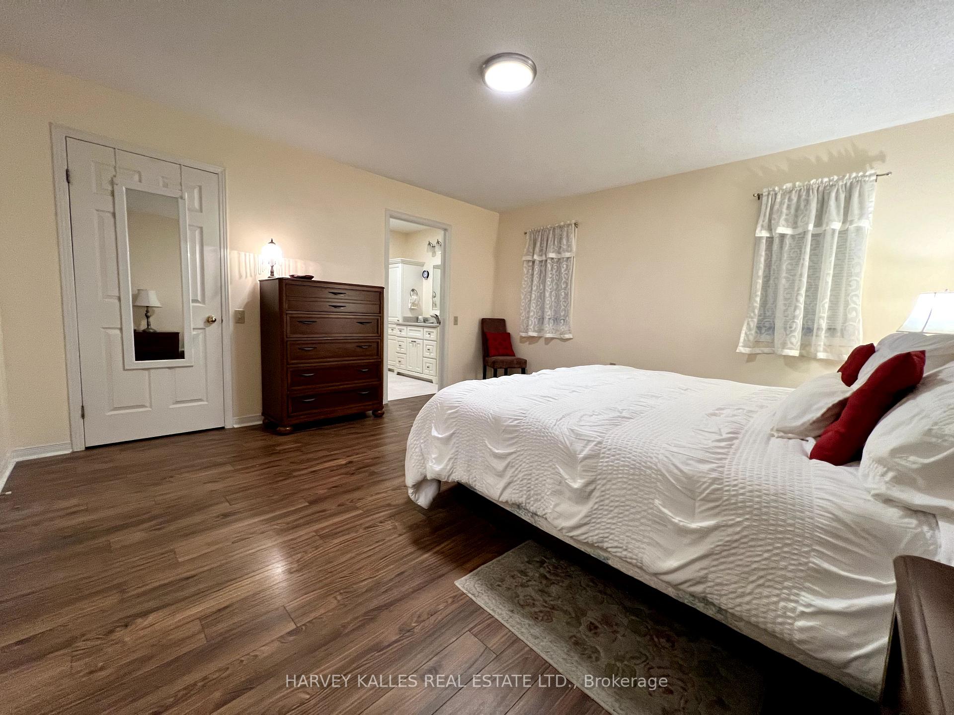 Photo 43 of 8 Heritage Drive, Prince Edward County, Wellington — HOMEH
