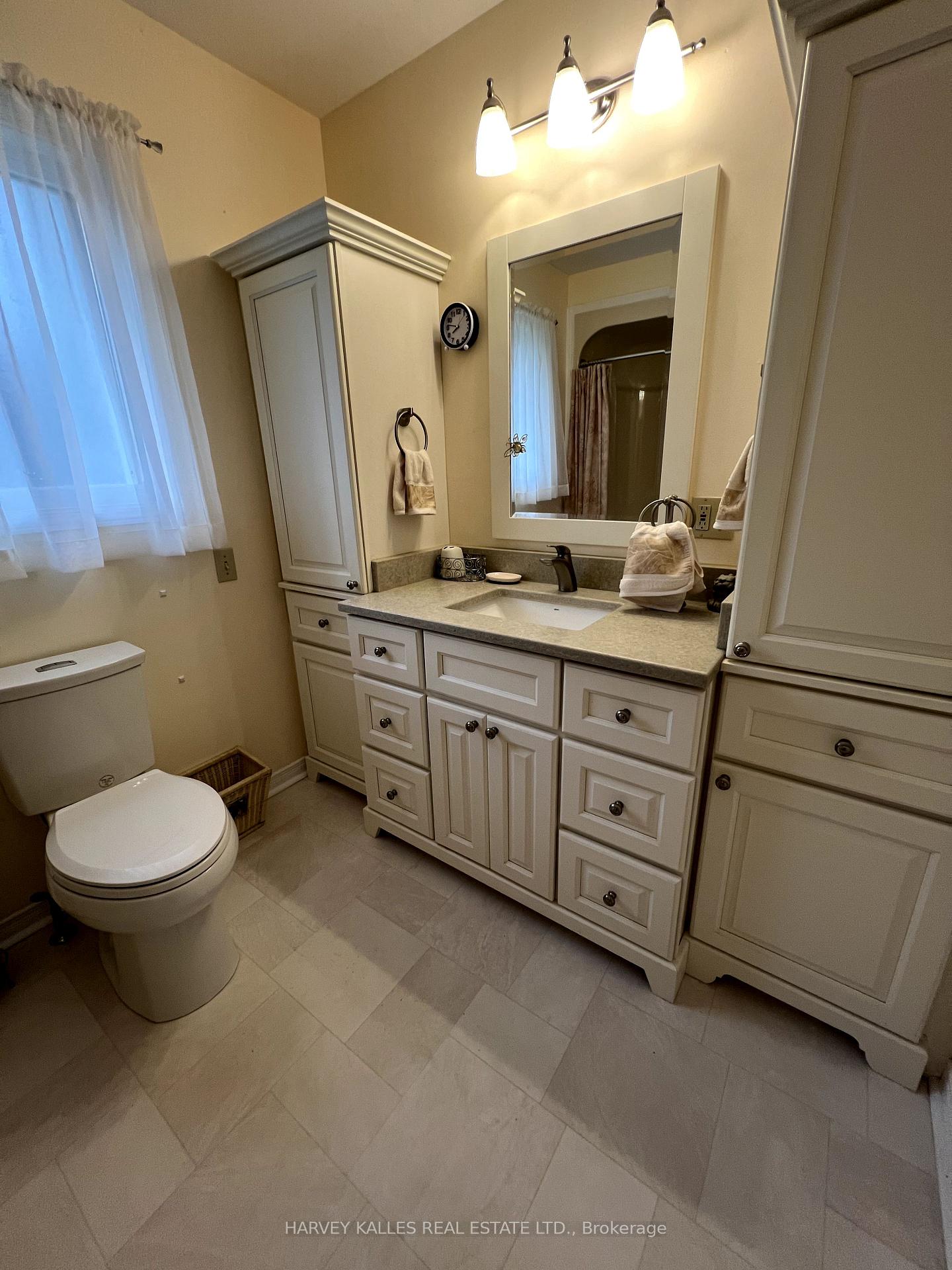 Photo 37 of 8 Heritage Drive, Prince Edward County, Wellington — HOMEH