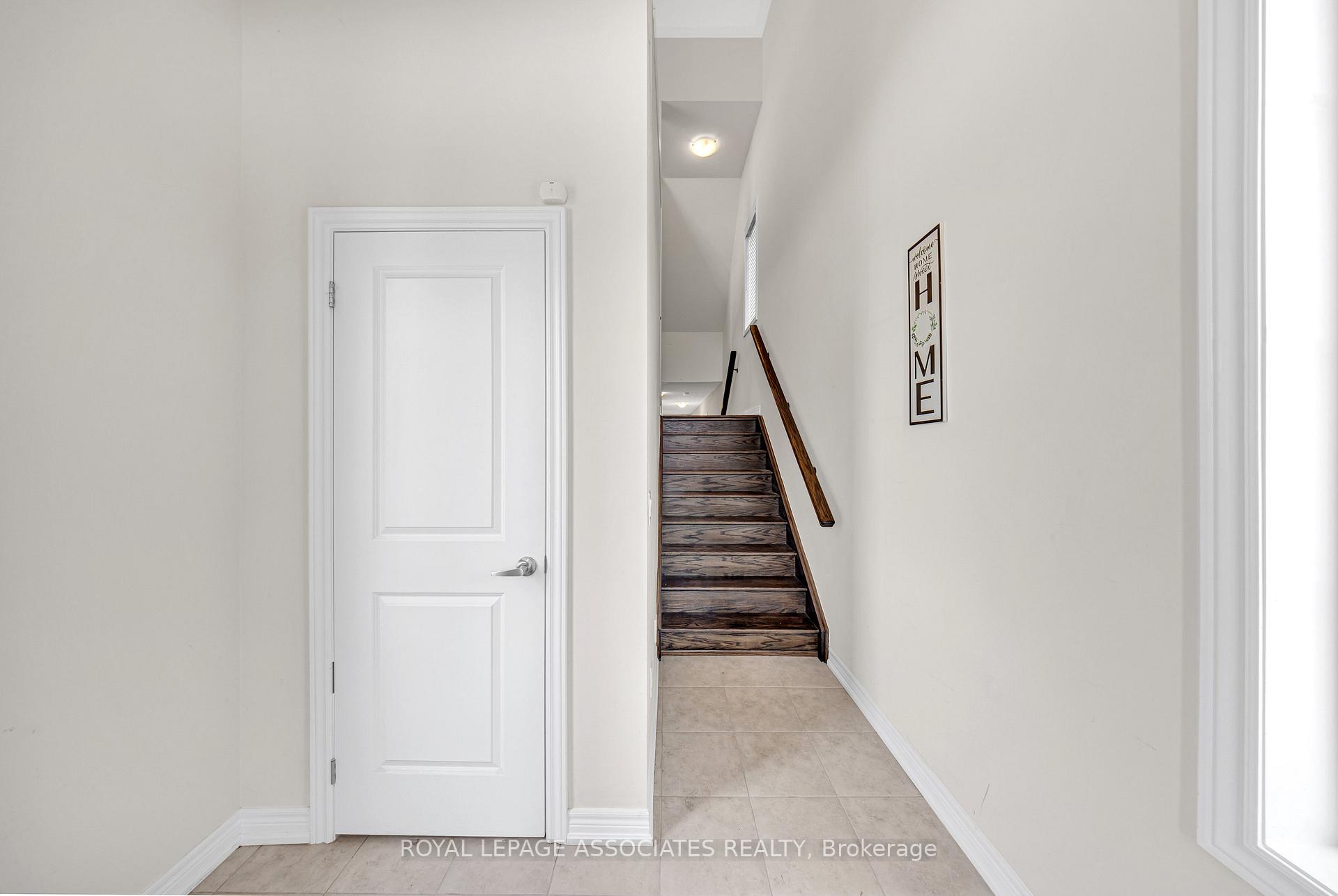 Photo 2 of 44 Elkington Crescent, Whitby, Rural Whitby — HOMEH