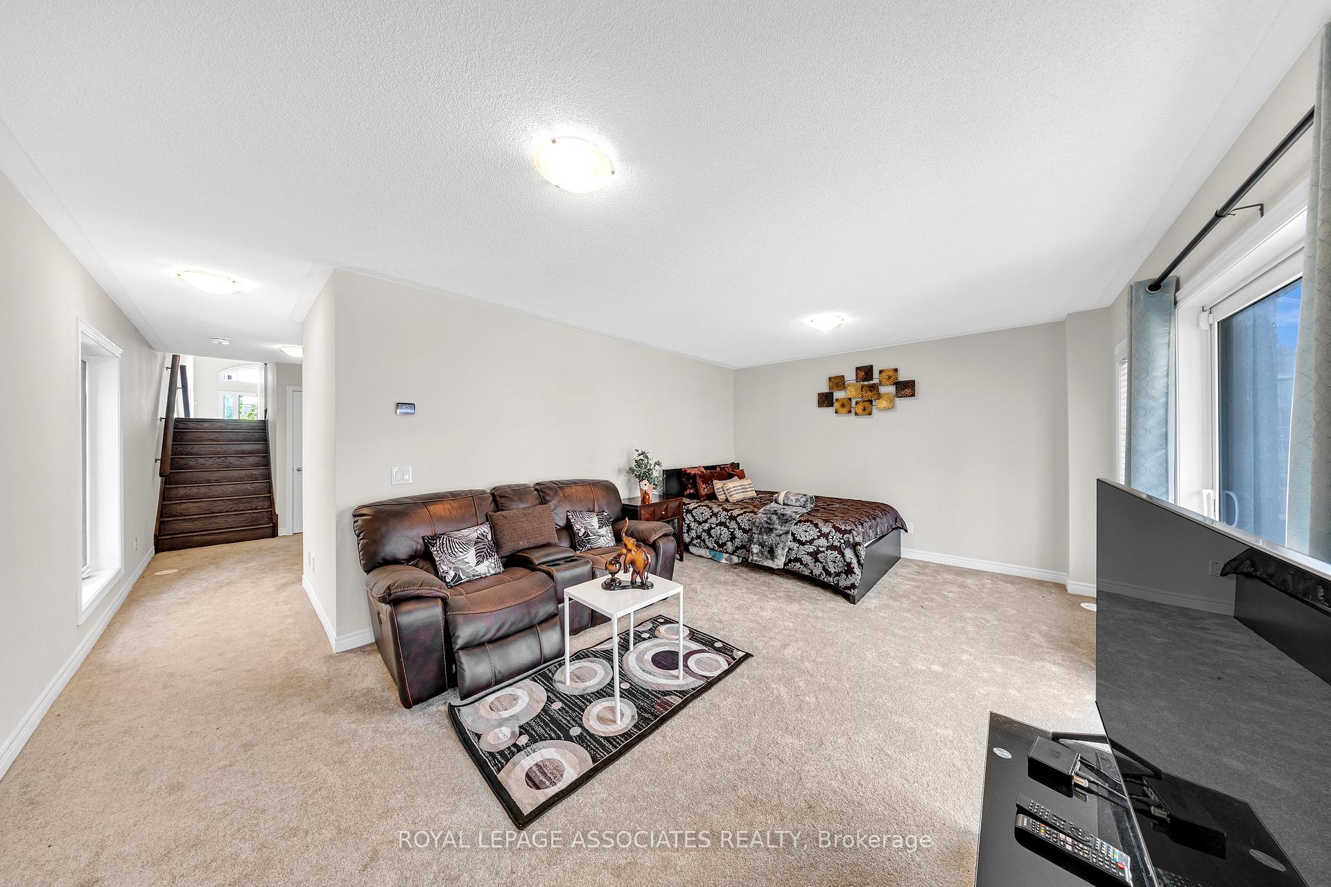 Photo 41 of 44 Elkington Crescent, Whitby, Rural Whitby — HOMEH