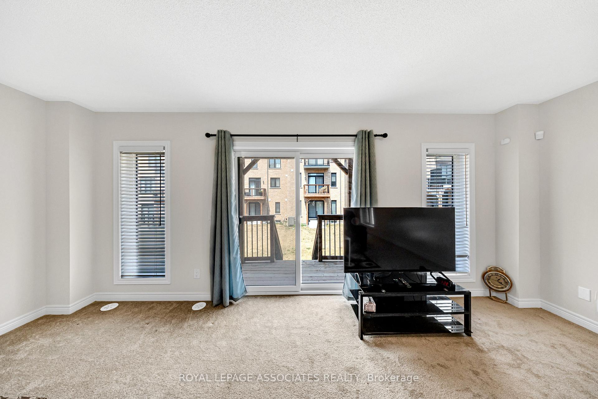 Photo 33 of 44 Elkington Crescent, Whitby, Rural Whitby — HOMEH