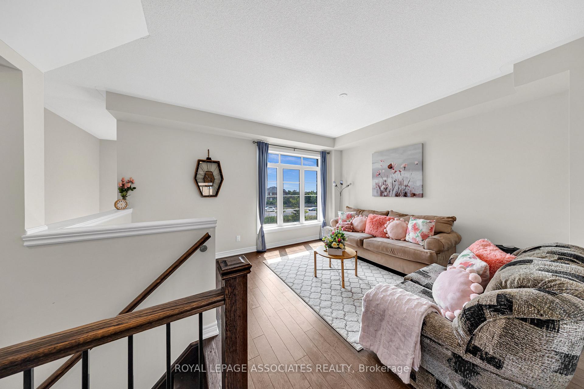 Photo 9 of 44 Elkington Crescent, Whitby, Rural Whitby — HOMEH