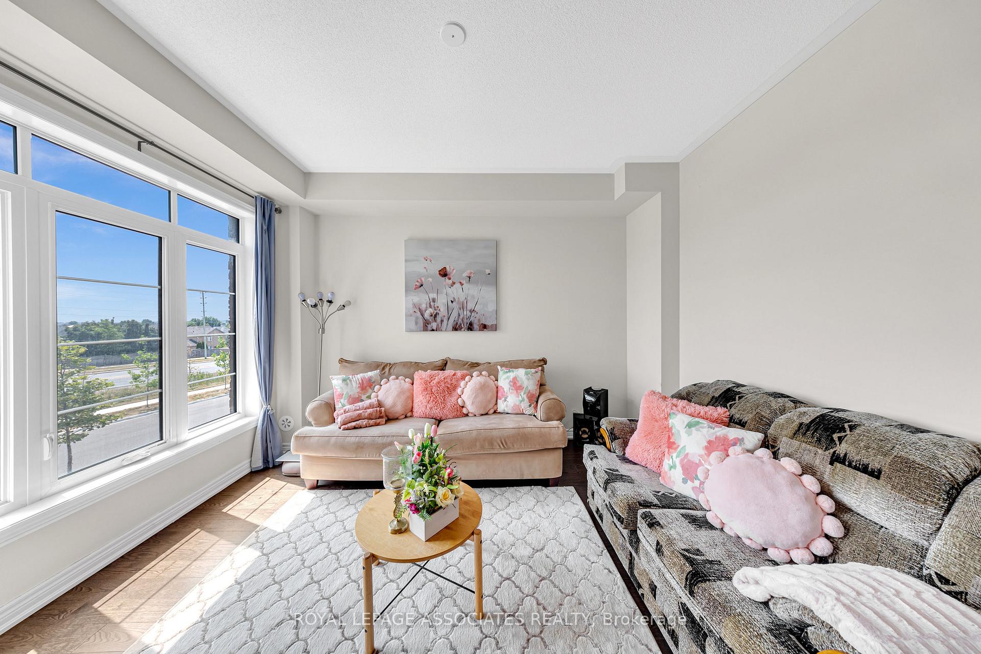 Photo 12 of 44 Elkington Crescent, Whitby, Rural Whitby — HOMEH