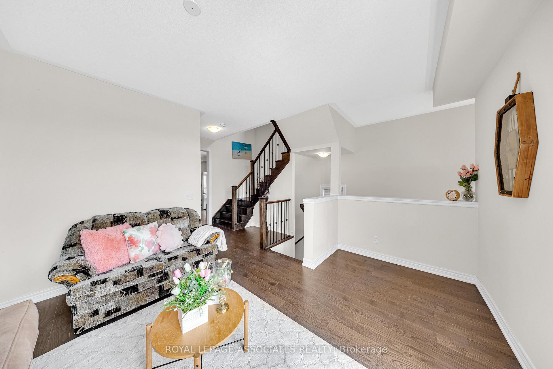 Photo 14 of 44 Elkington Crescent, Whitby, Rural Whitby — HOMEH