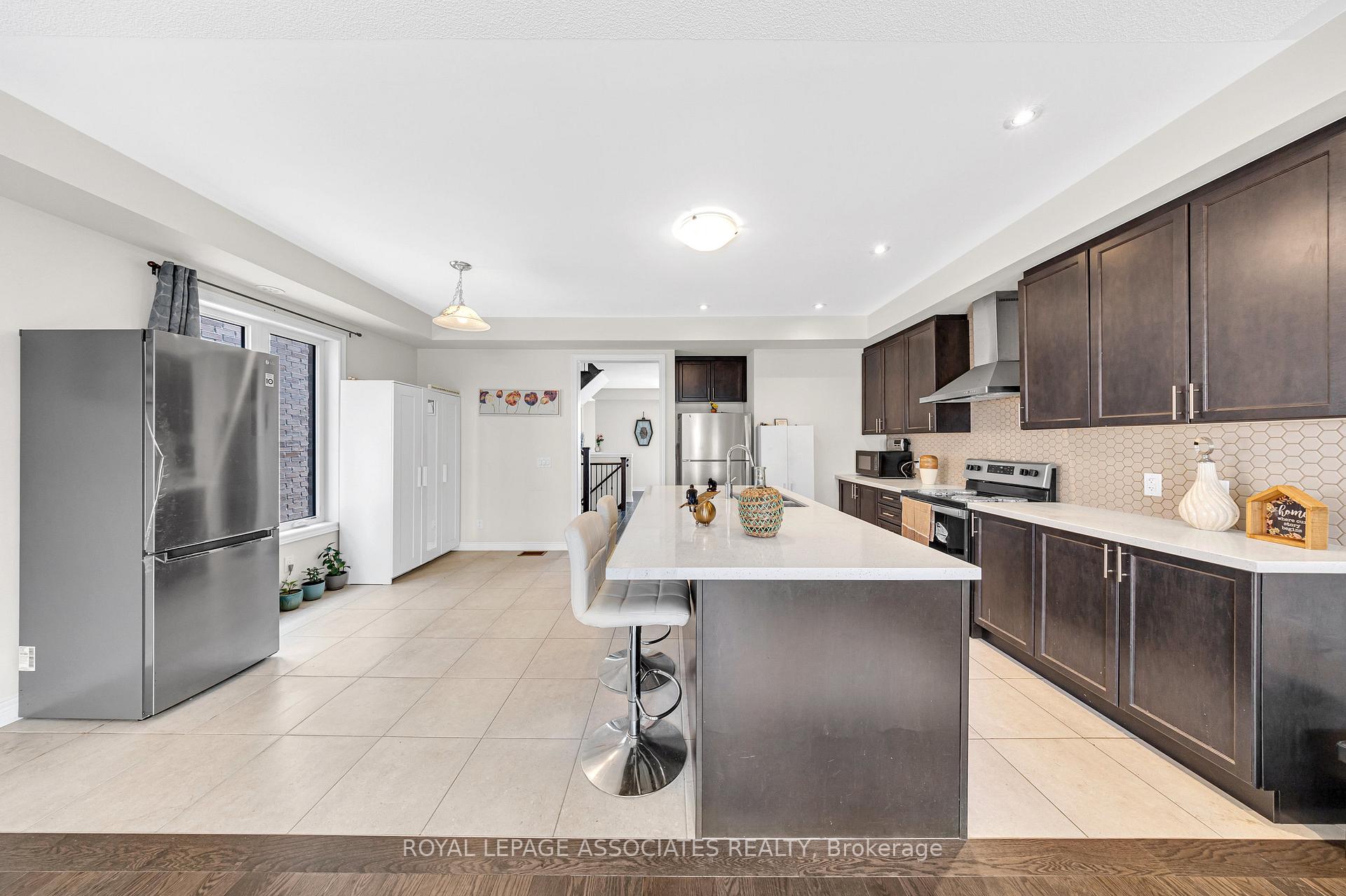 Photo 16 of 44 Elkington Crescent, Whitby, Rural Whitby — HOMEH