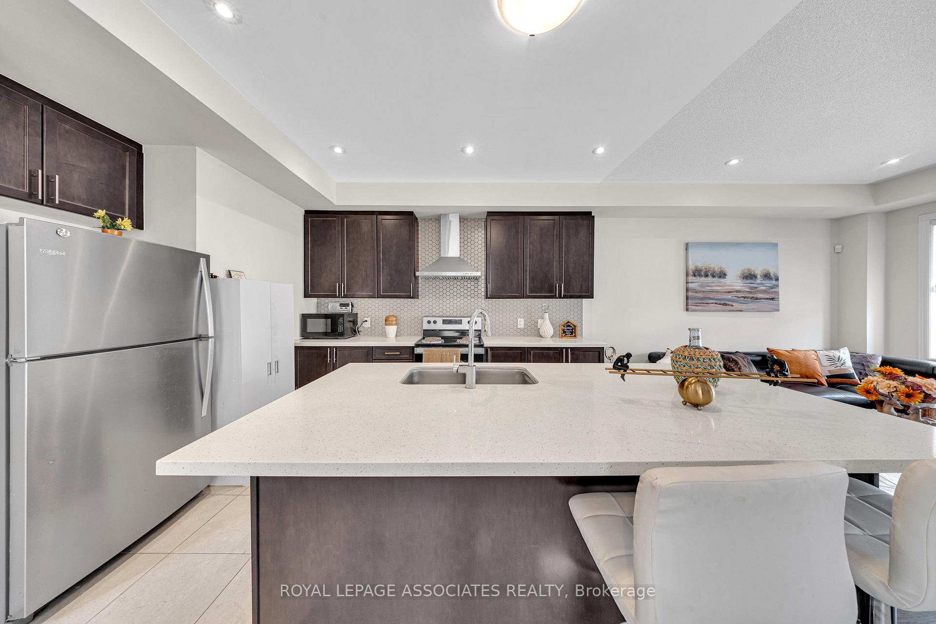 Photo 43 of 44 Elkington Crescent, Whitby, Rural Whitby — HOMEH