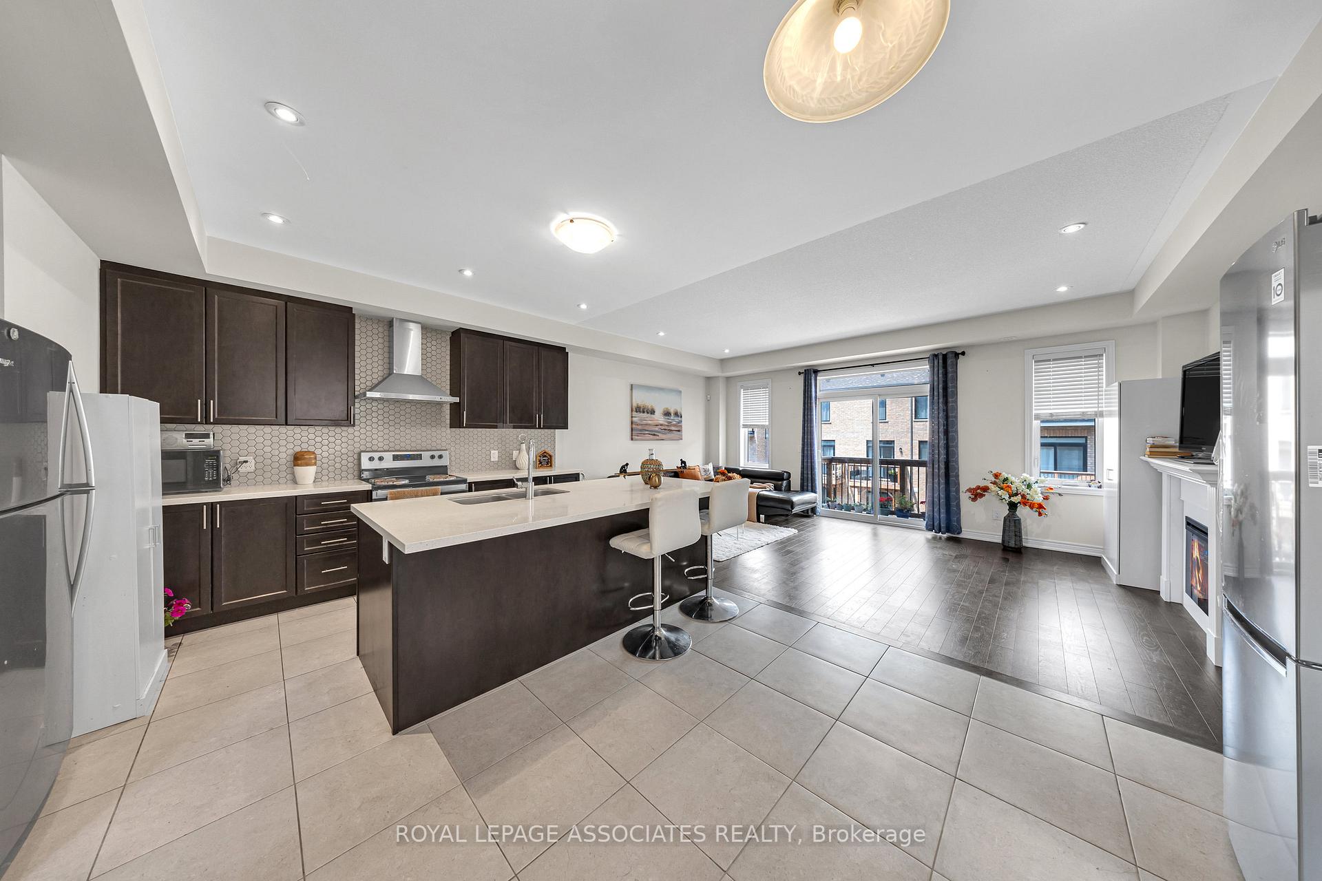 Photo 31 of 44 Elkington Crescent, Whitby, Rural Whitby — HOMEH