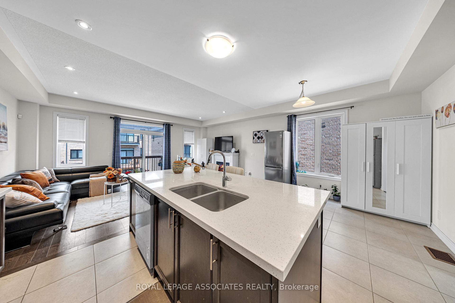 Photo 21 of 44 Elkington Crescent, Whitby, Rural Whitby — HOMEH