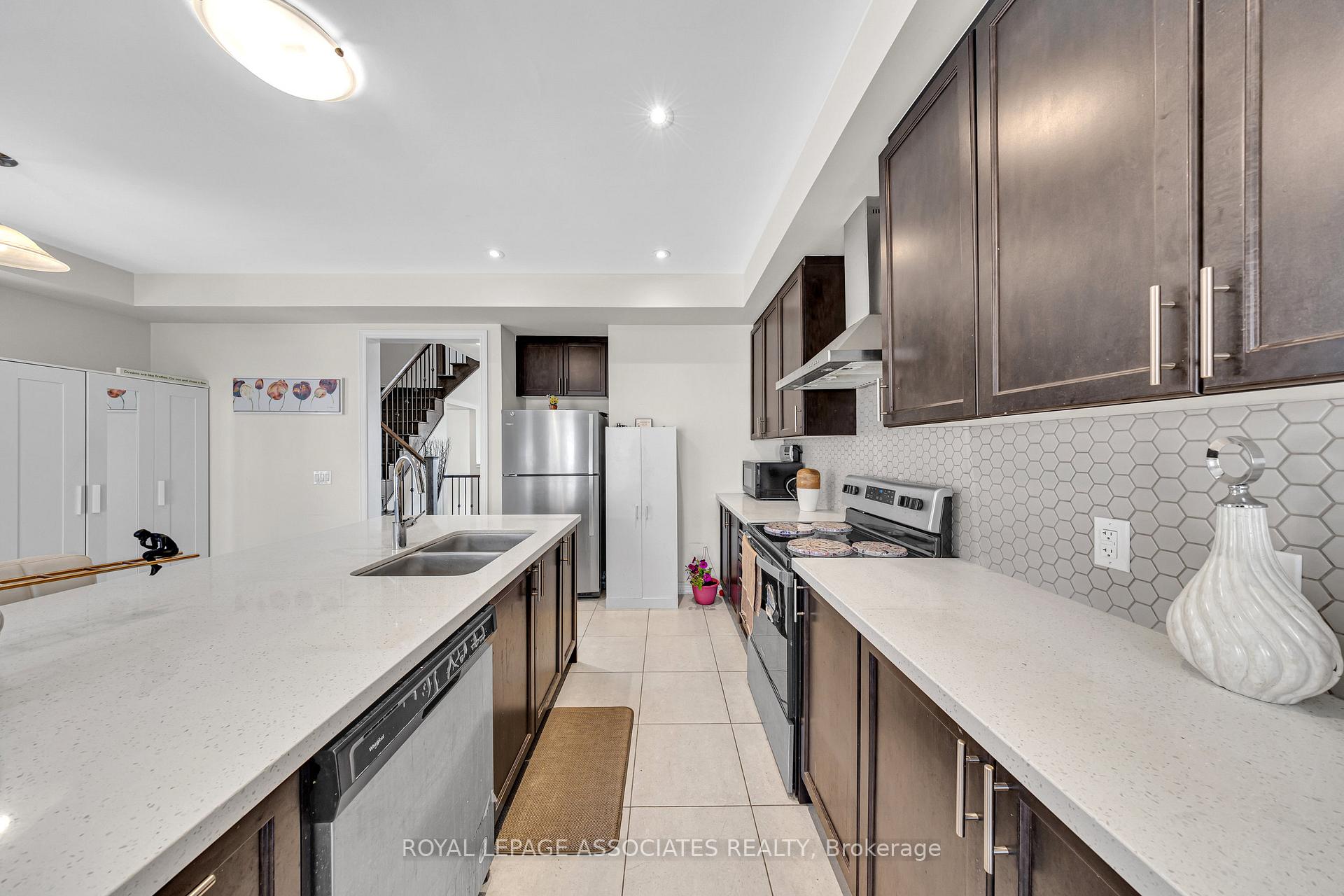 Photo 18 of 44 Elkington Crescent, Whitby, Rural Whitby — HOMEH
