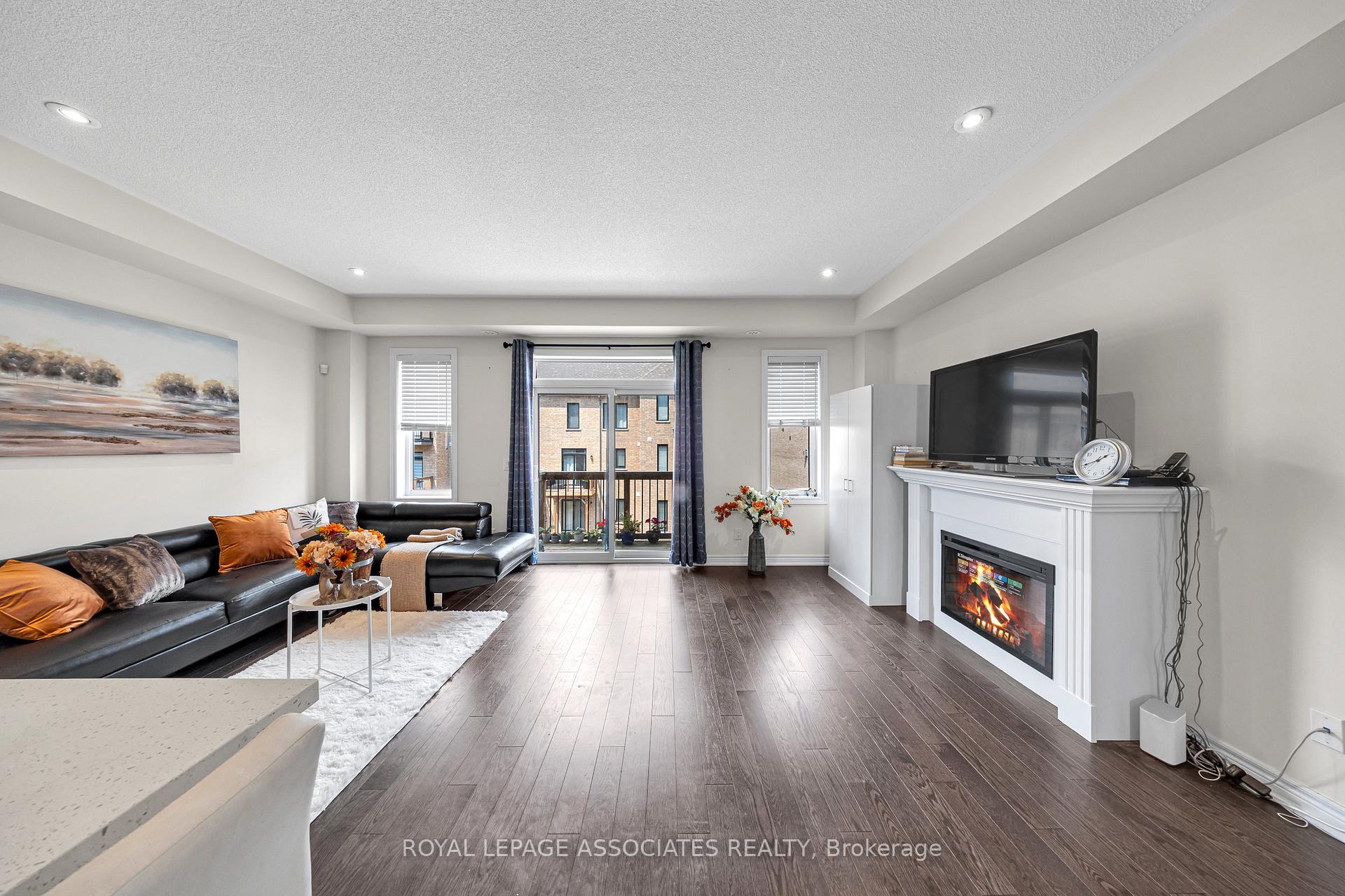 Photo 20 of 44 Elkington Crescent, Whitby, Rural Whitby — HOMEH