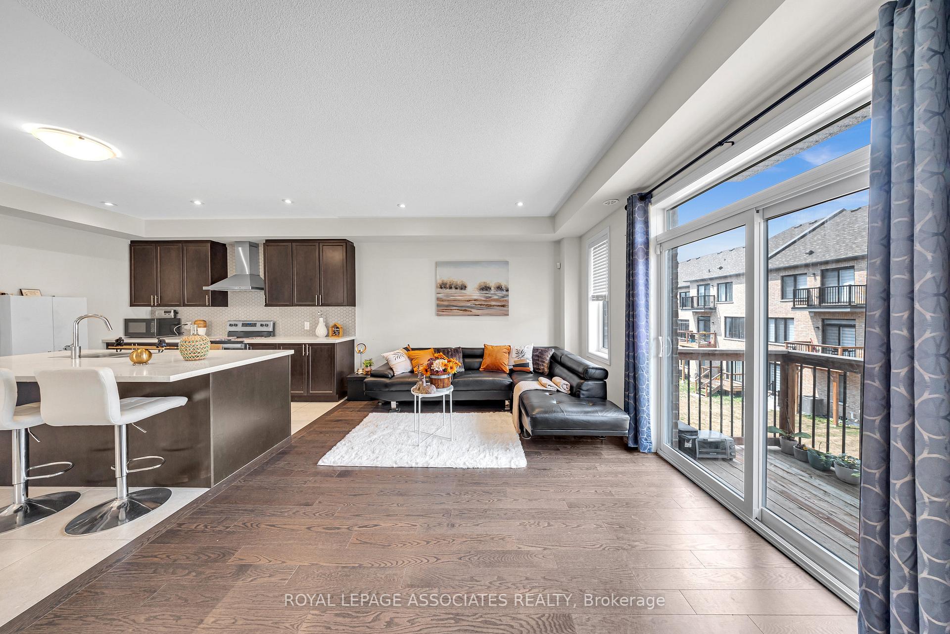 Photo 32 of 44 Elkington Crescent, Whitby, Rural Whitby — HOMEH