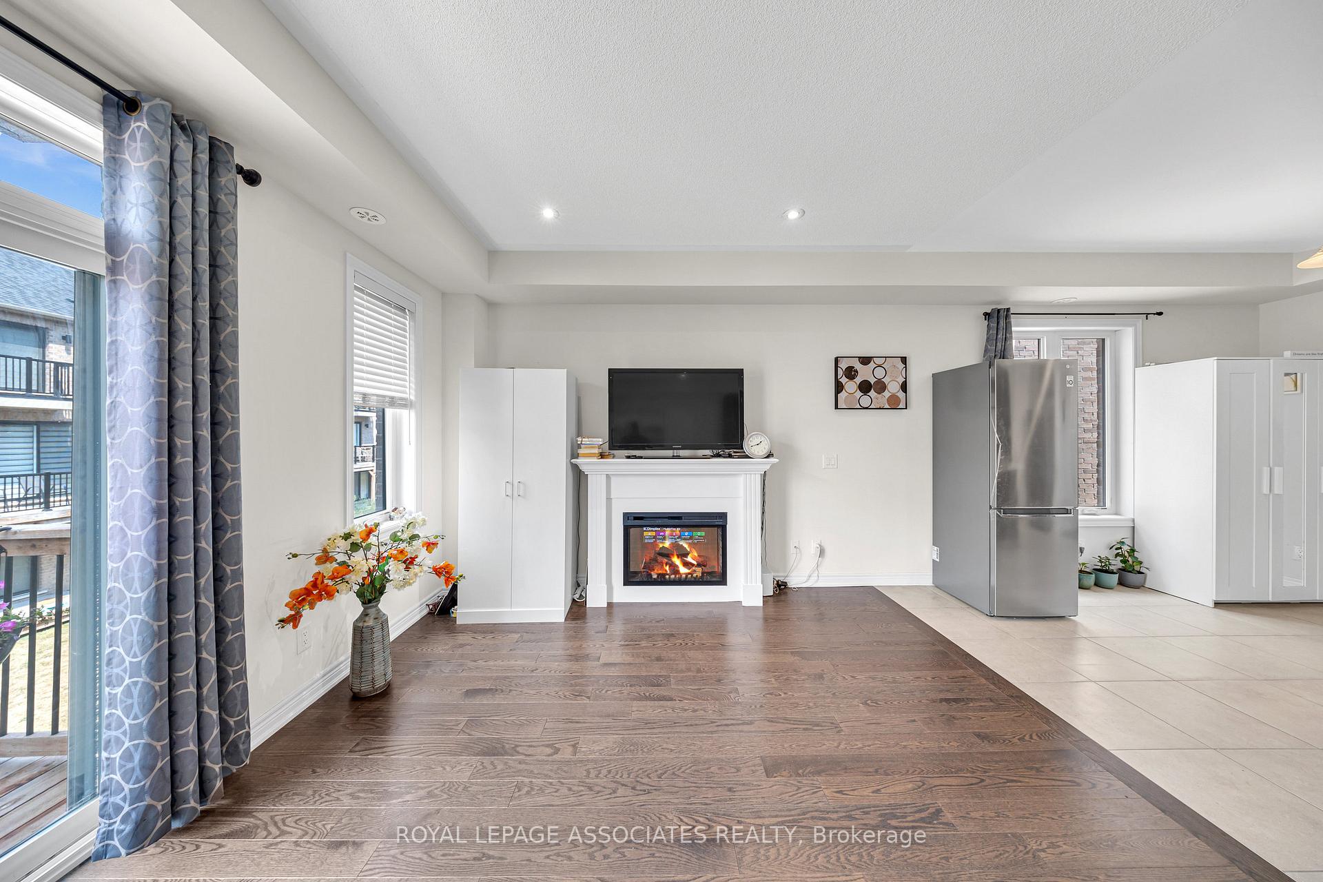 Photo 45 of 44 Elkington Crescent, Whitby, Rural Whitby — HOMEH