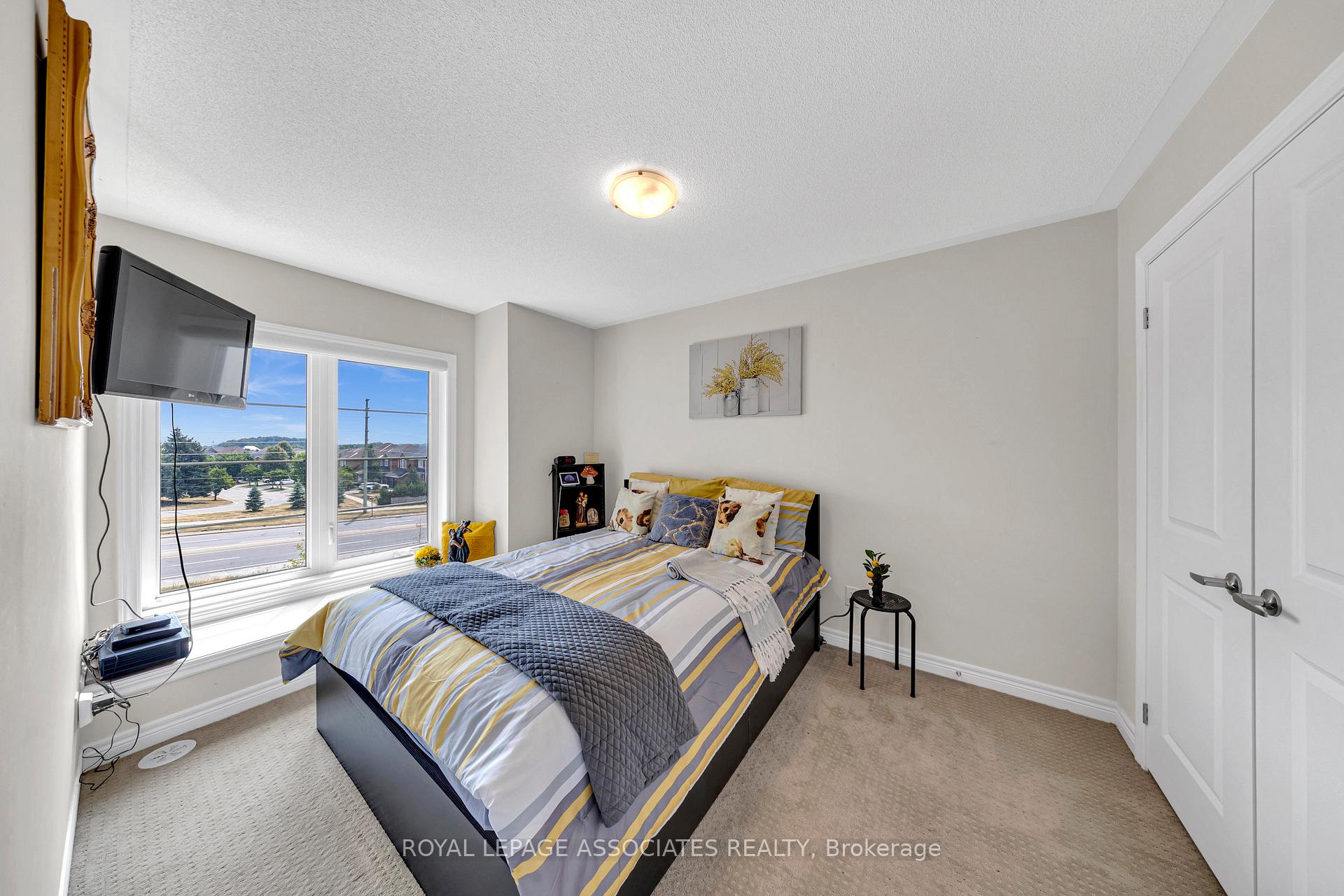 Photo 38 of 44 Elkington Crescent, Whitby, Rural Whitby — HOMEH