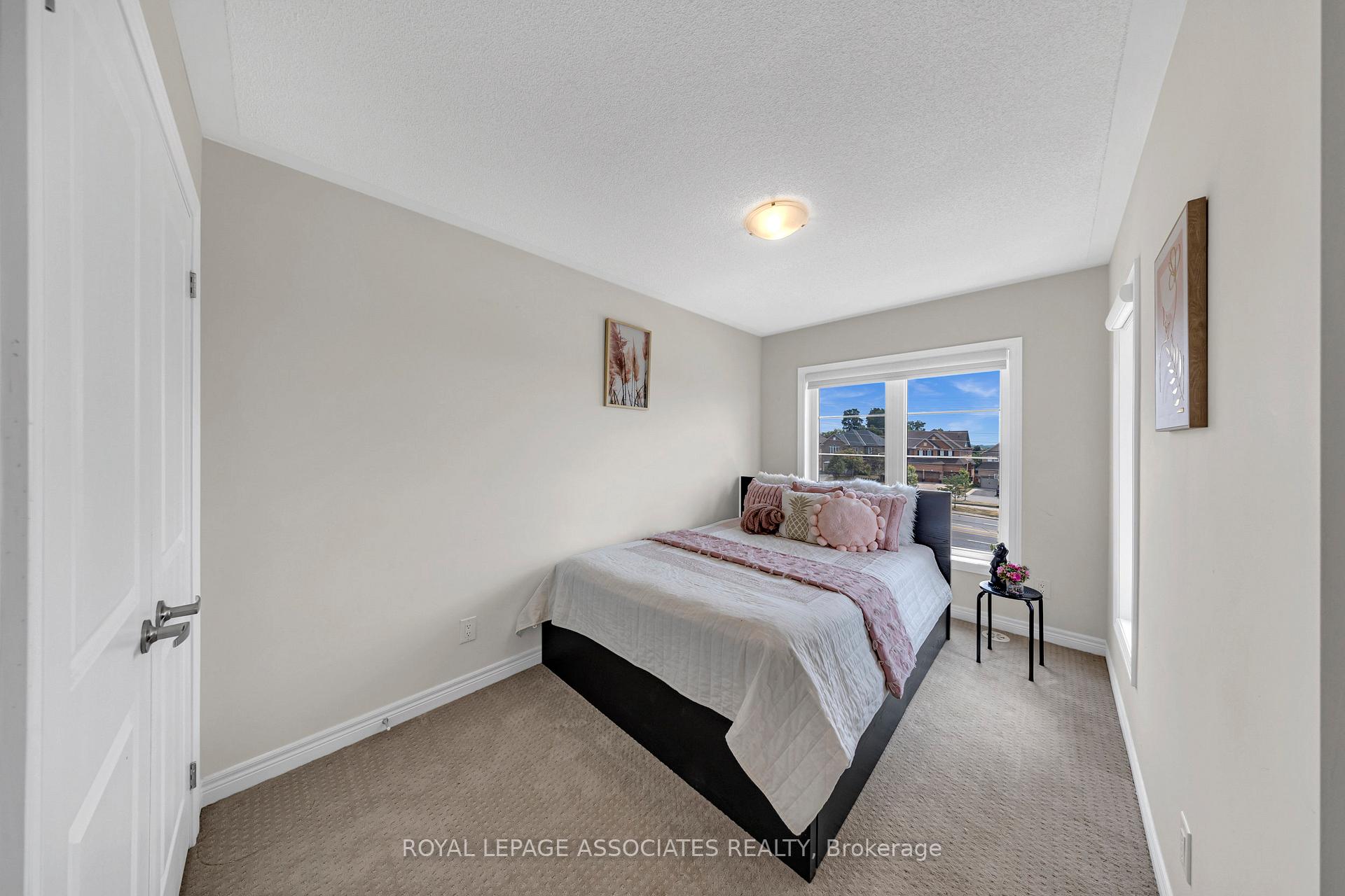 Photo 37 of 44 Elkington Crescent, Whitby, Rural Whitby — HOMEH