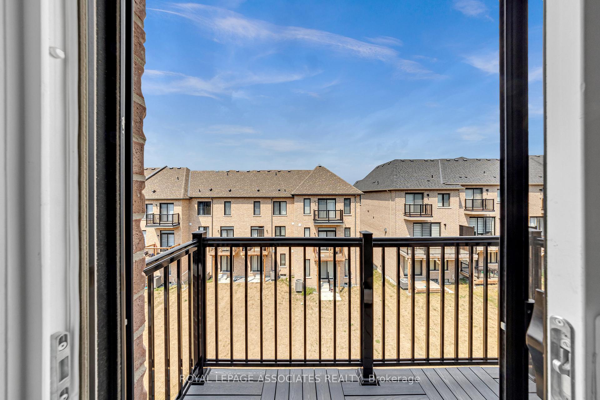 Photo 26 of 44 Elkington Crescent, Whitby, Rural Whitby — HOMEH