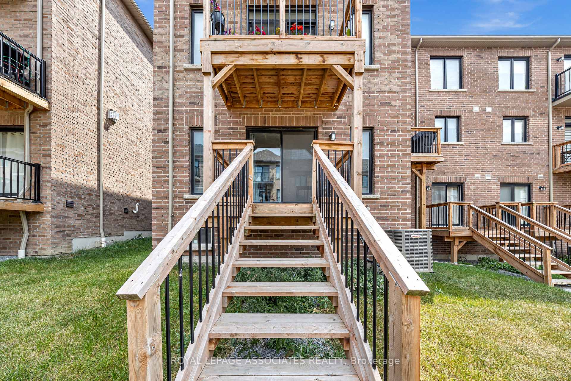Photo 29 of 44 Elkington Crescent, Whitby, Rural Whitby — HOMEH
