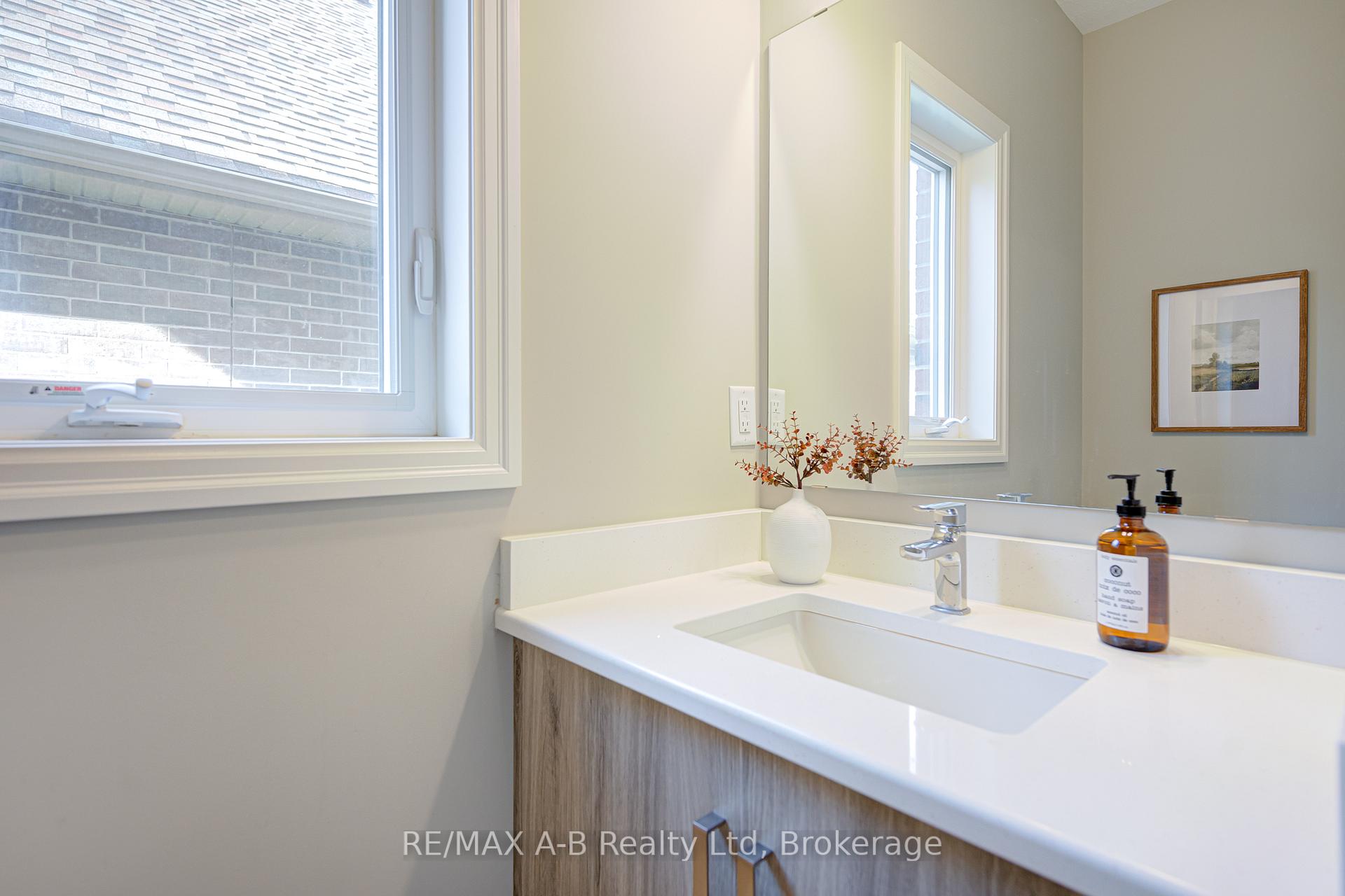 Photo 4 of 274 Bradshaw Drive, Stratford — HOMEH