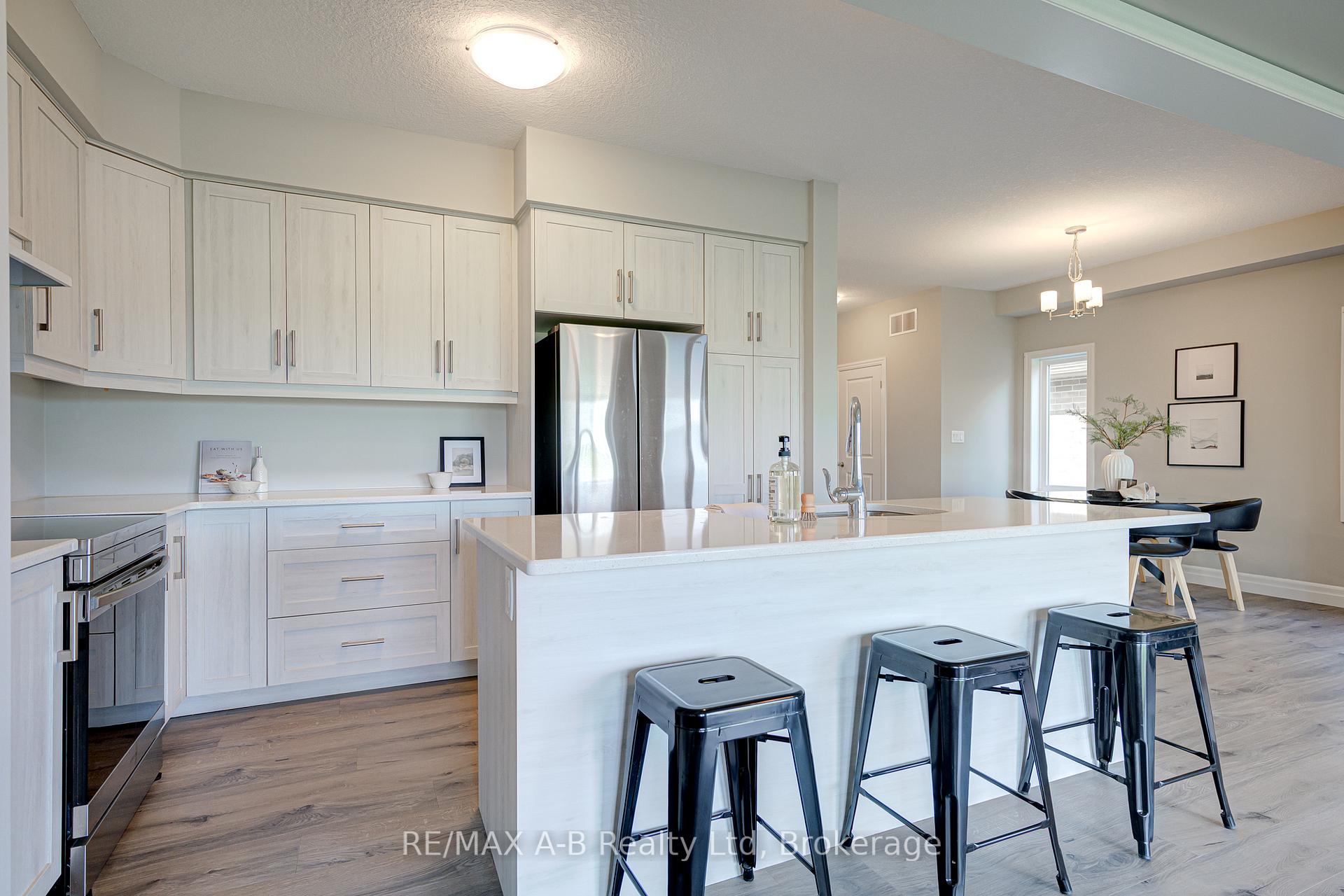 Photo 12 of 274 Bradshaw Drive, Stratford — HOMEH