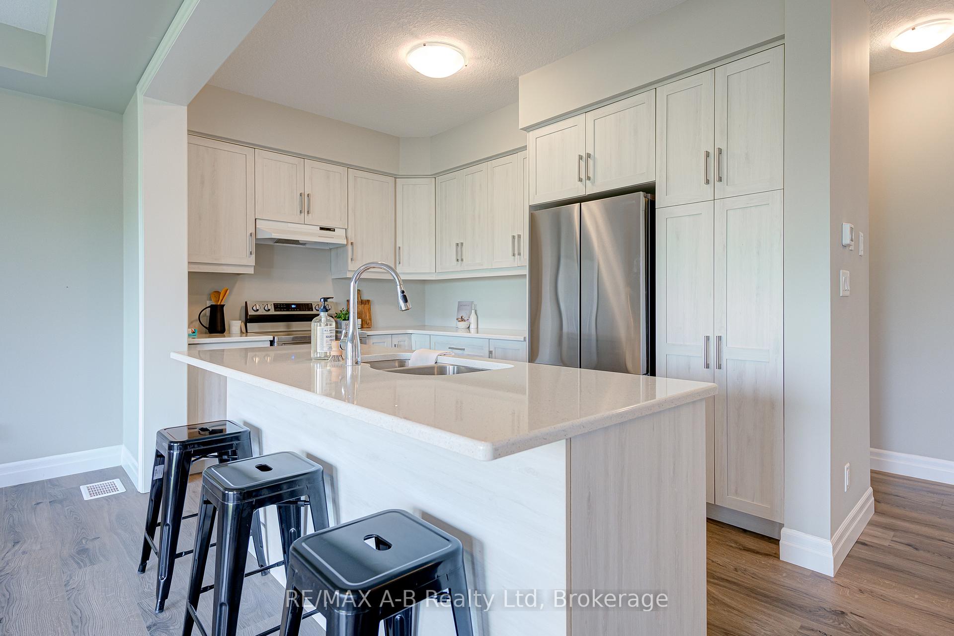 Photo 3 of 274 Bradshaw Drive, Stratford — HOMEH