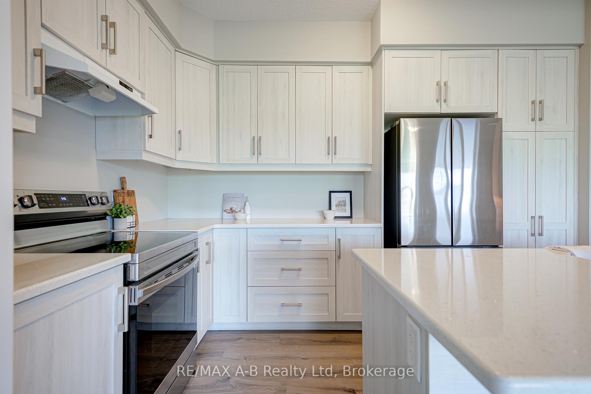 Photo 8 of 274 Bradshaw Drive, Stratford — HOMEH