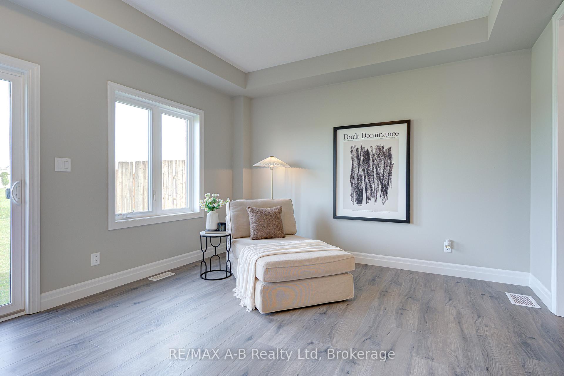 Photo 10 of 274 Bradshaw Drive, Stratford — HOMEH