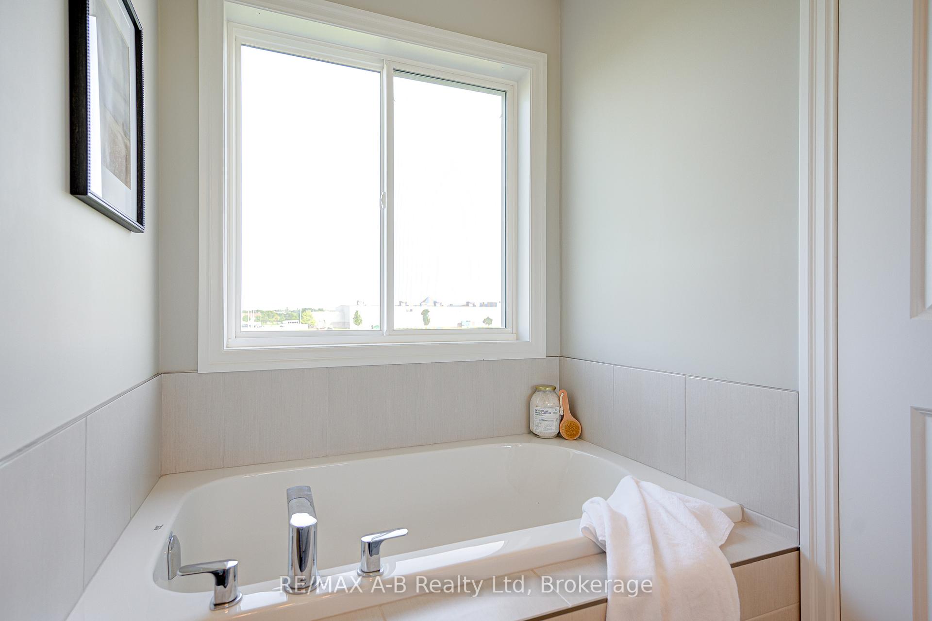 Photo 30 of 274 Bradshaw Drive, Stratford — HOMEH
