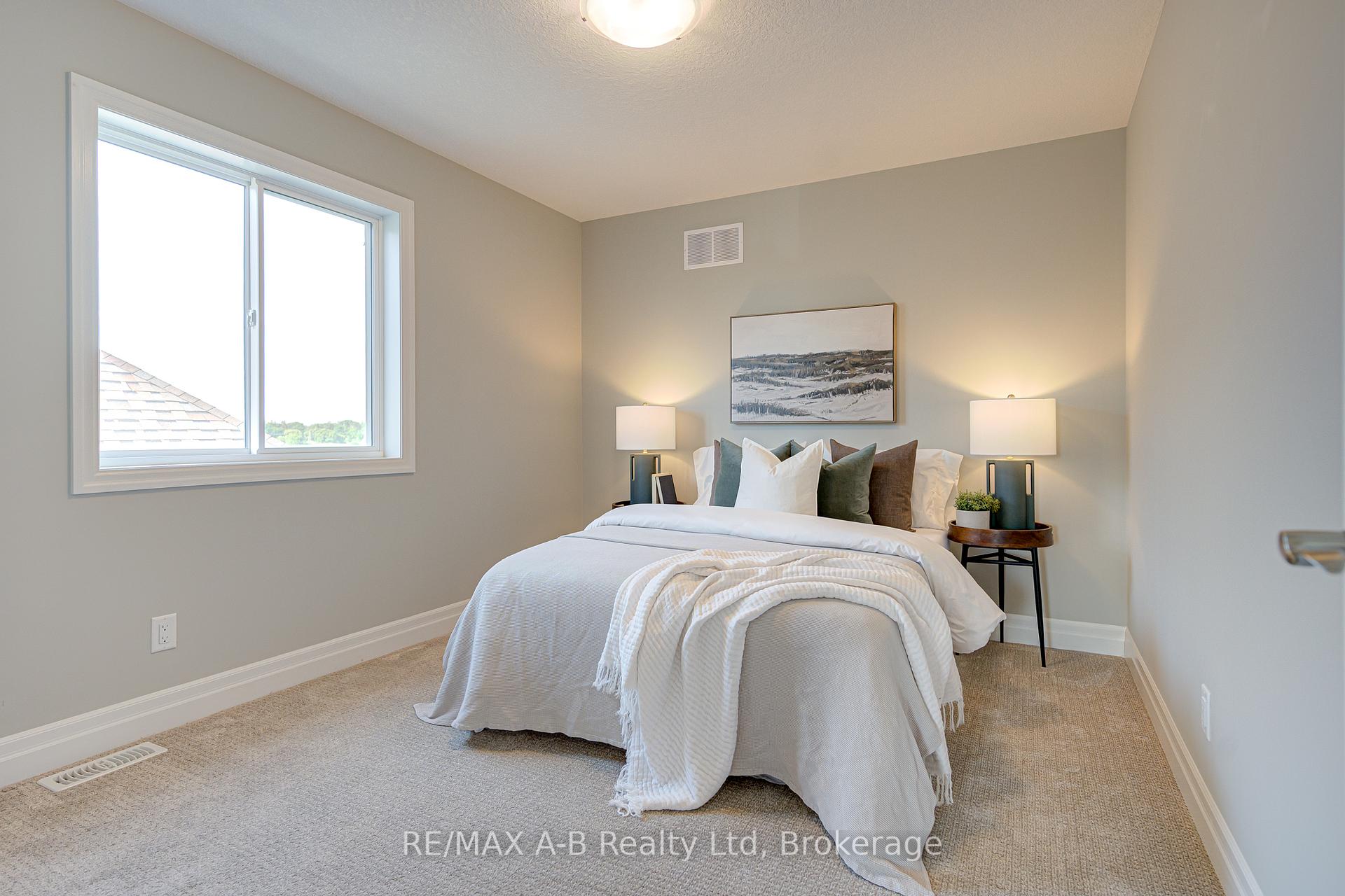 Photo 27 of 274 Bradshaw Drive, Stratford — HOMEH