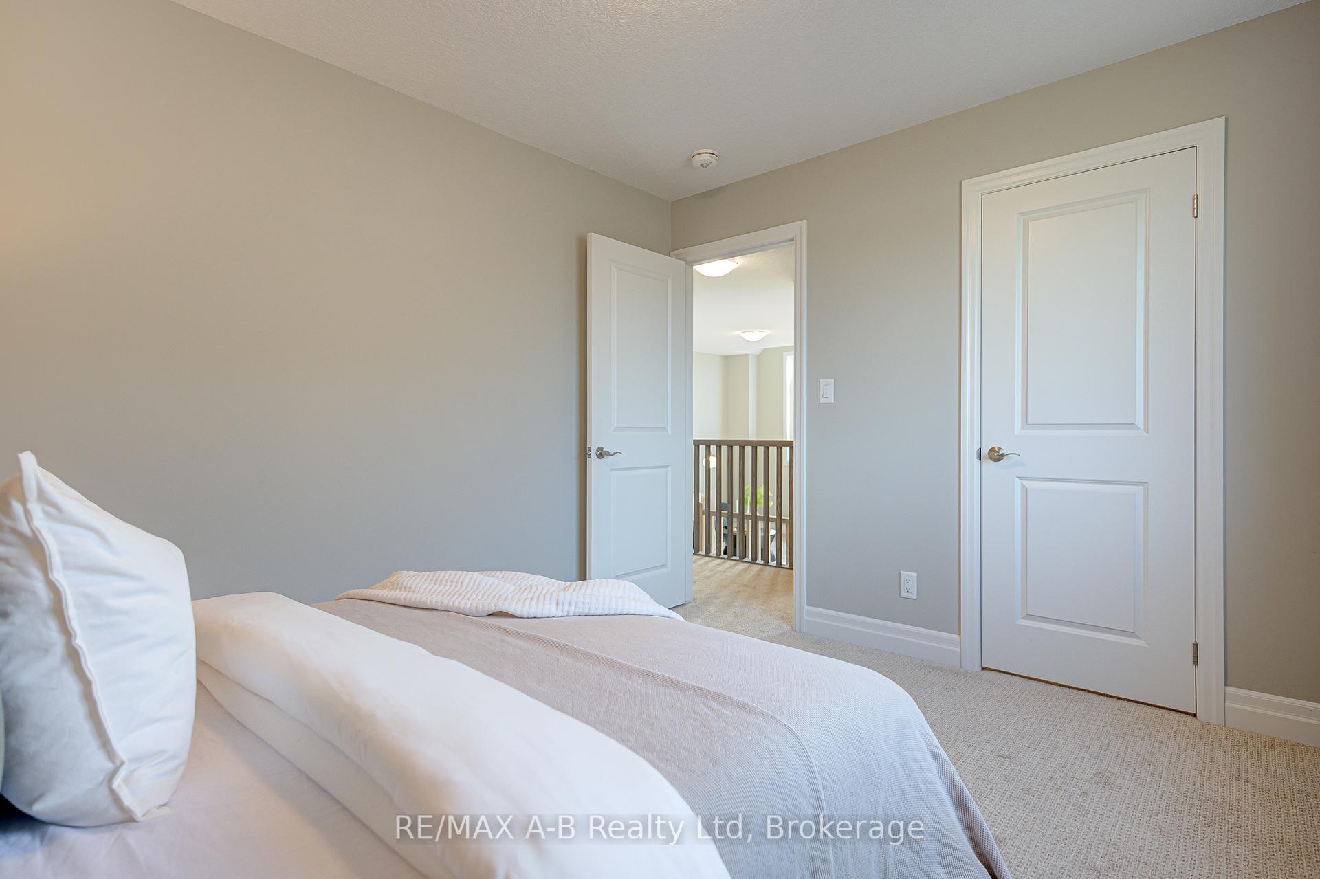 Photo 26 of 274 Bradshaw Drive, Stratford — HOMEH