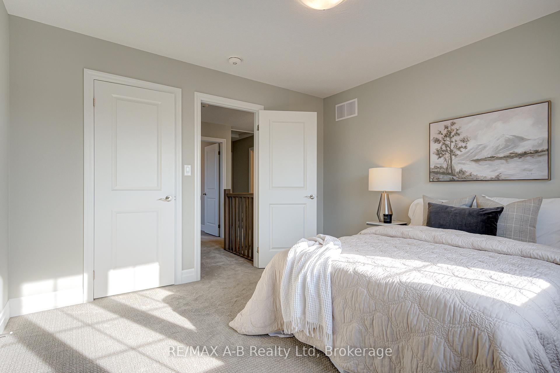Photo 32 of 274 Bradshaw Drive, Stratford — HOMEH