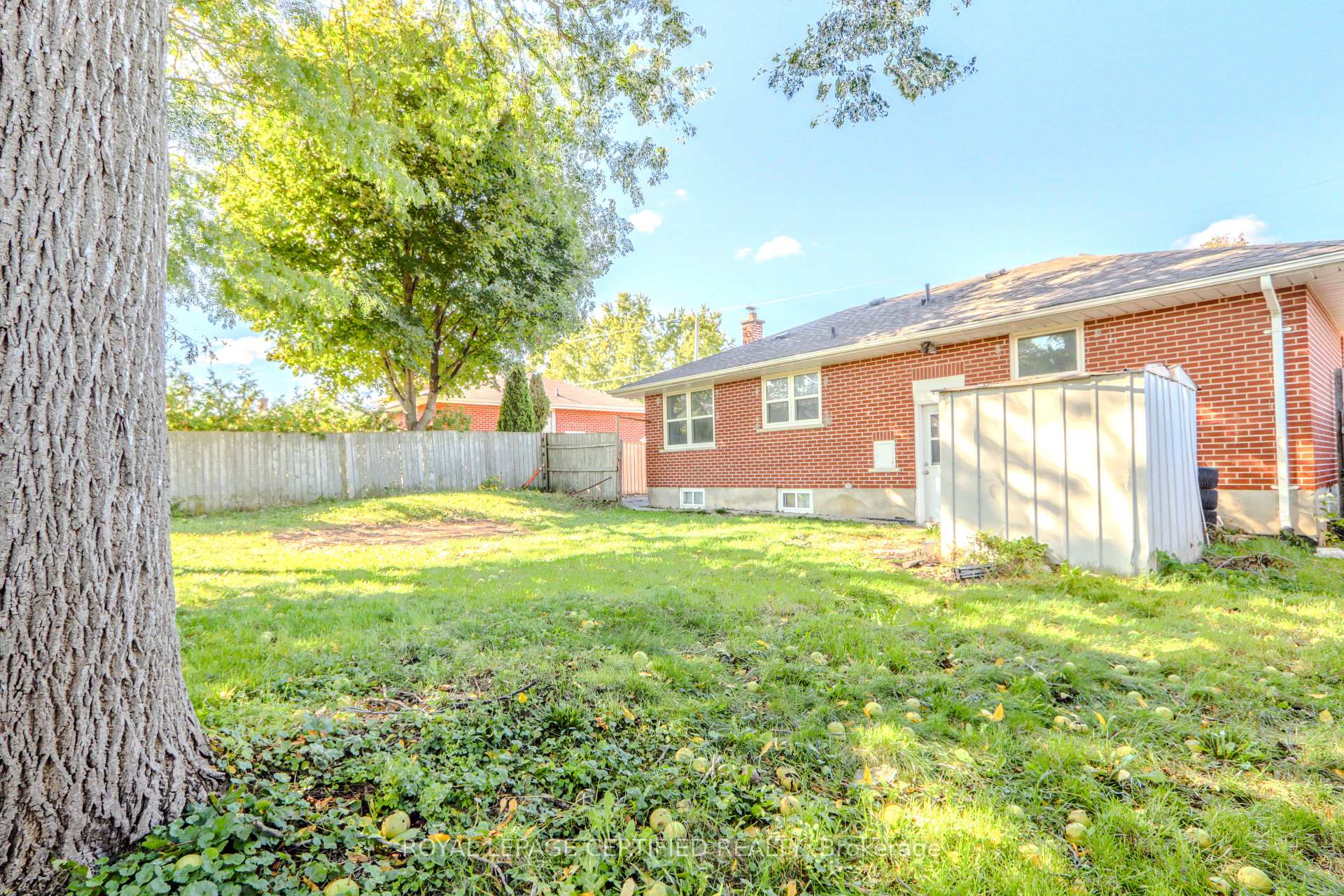 Photo 11 of 789 Regent Drive, Oshawa, Eastdale — HOMEH