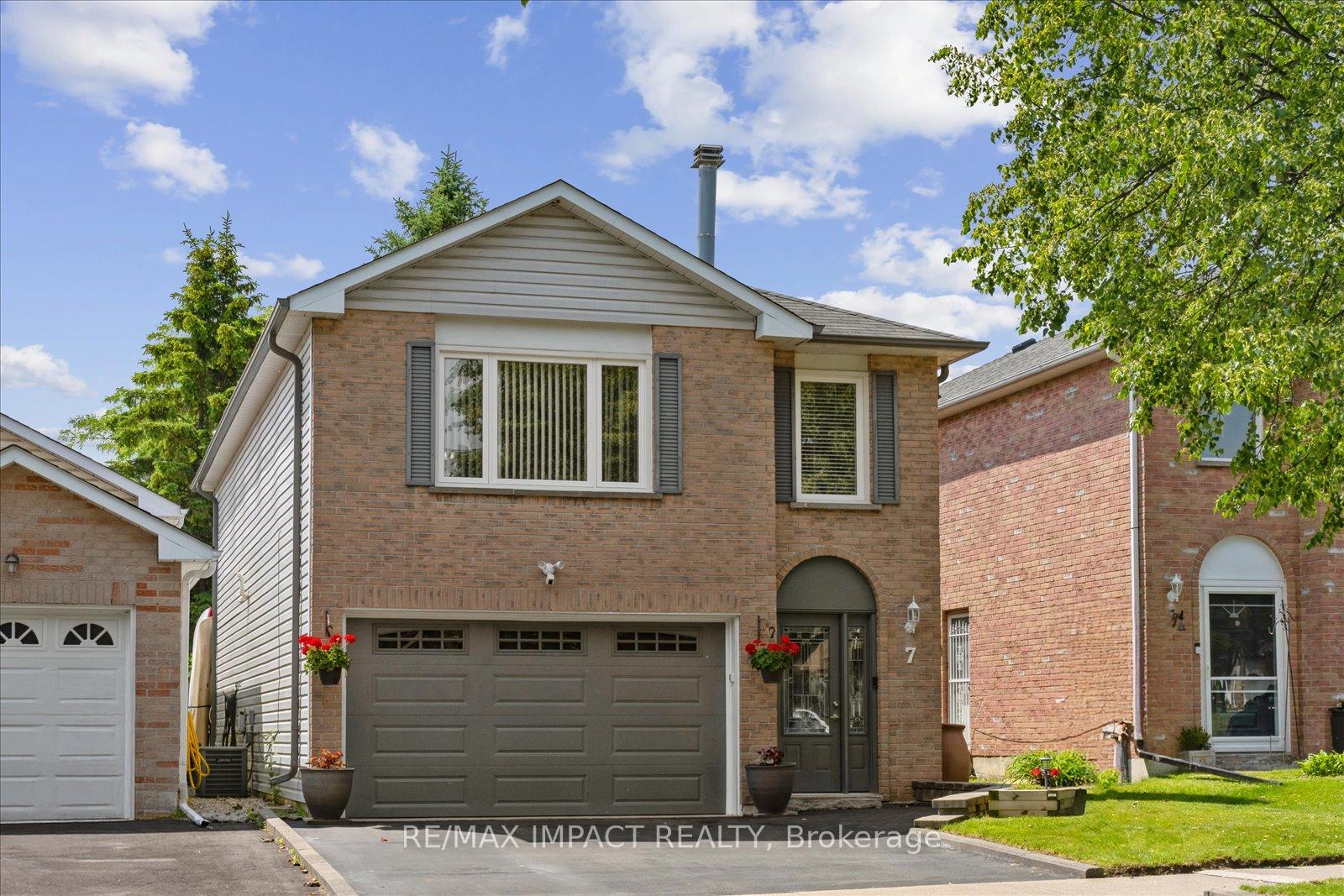 Photo 1 of 7 Farncomb Crescent, Clarington, Bowmanville — HOMEH