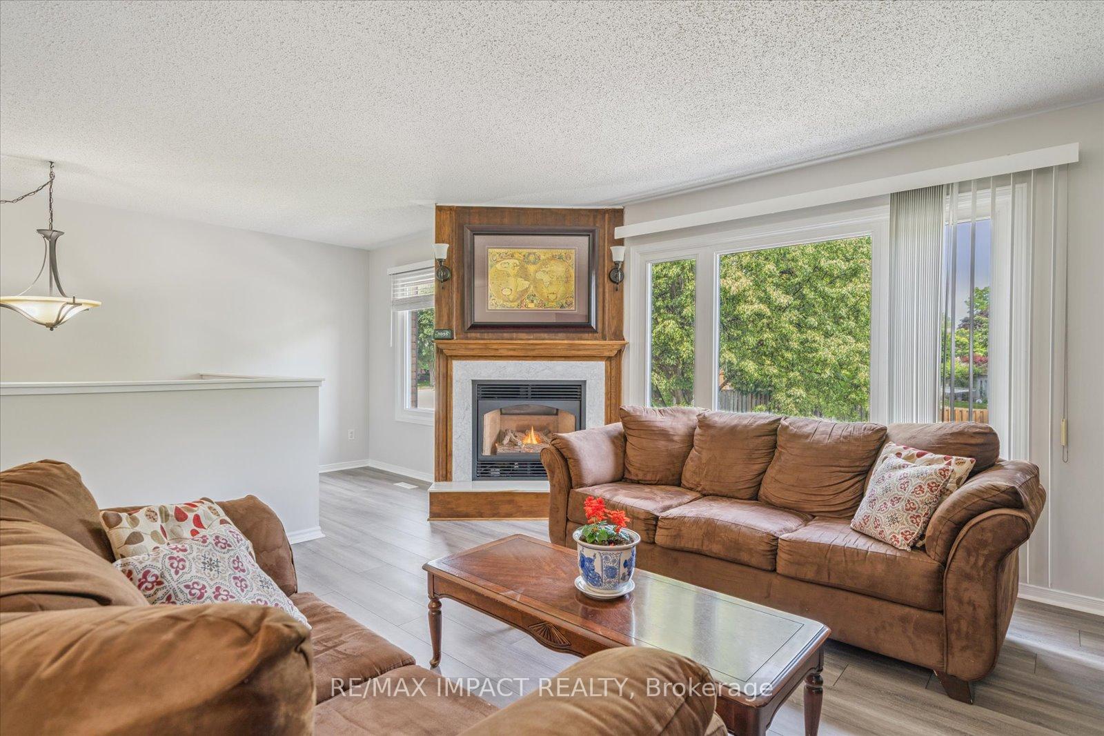 Photo 14 of 7 Farncomb Crescent, Clarington, Bowmanville — HOMEH