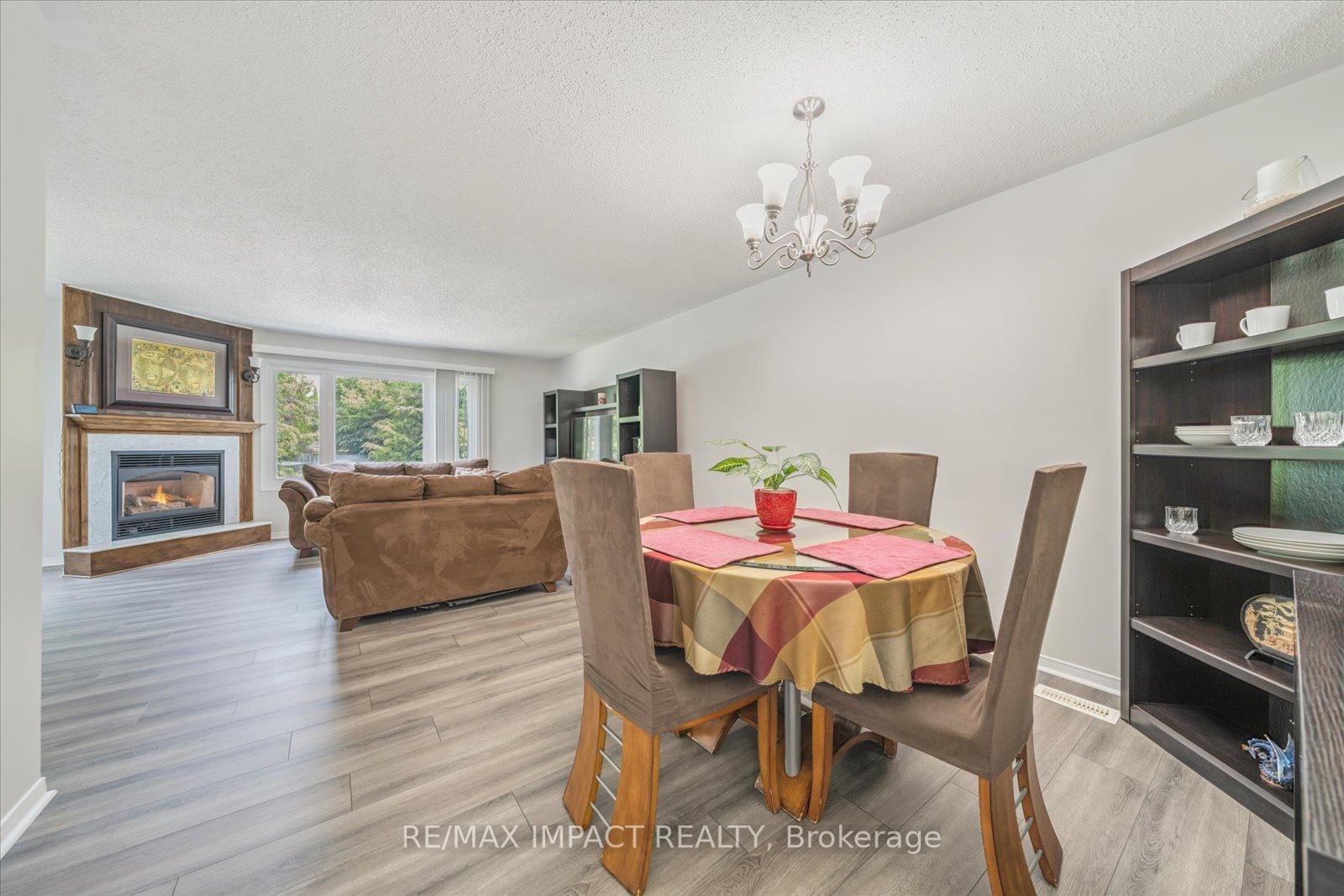 Photo 11 of 7 Farncomb Crescent, Clarington, Bowmanville — HOMEH