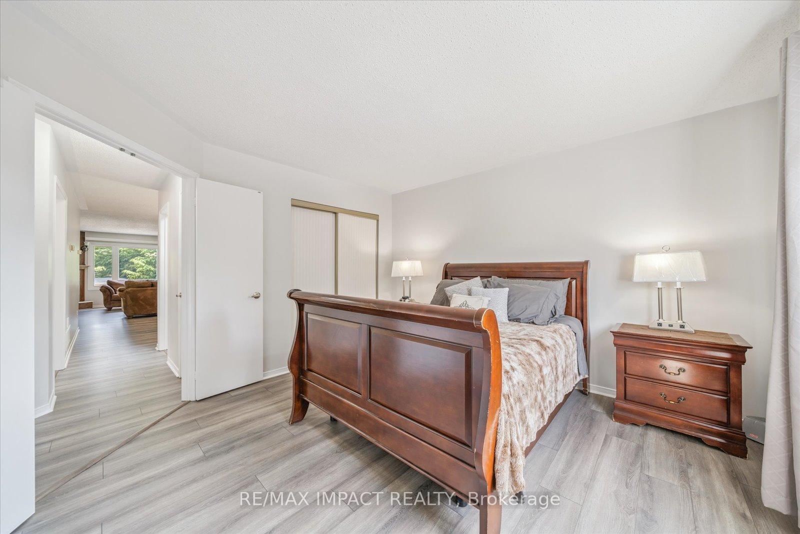 Photo 4 of 7 Farncomb Crescent, Clarington, Bowmanville — HOMEH