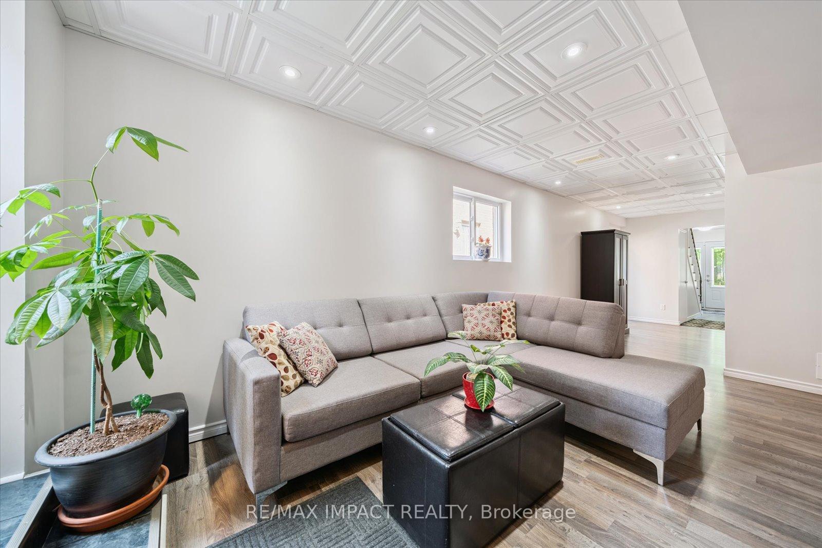 Photo 20 of 7 Farncomb Crescent, Clarington, Bowmanville — HOMEH