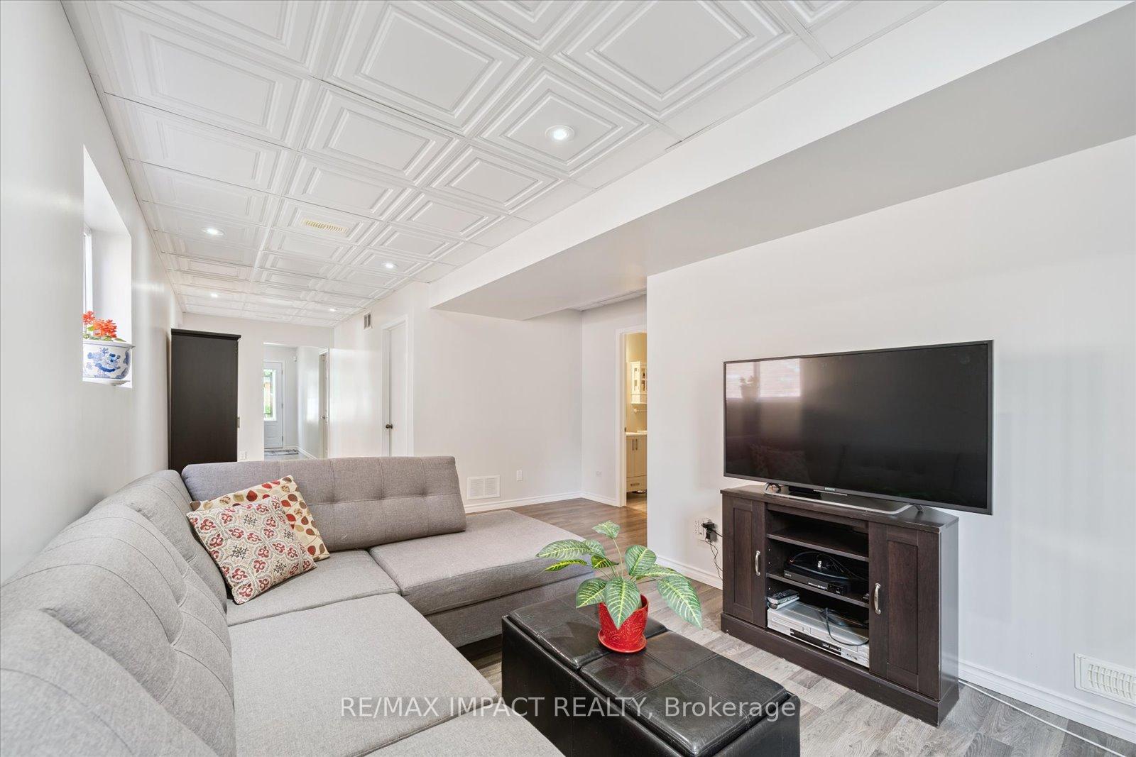 Photo 21 of 7 Farncomb Crescent, Clarington, Bowmanville — HOMEH